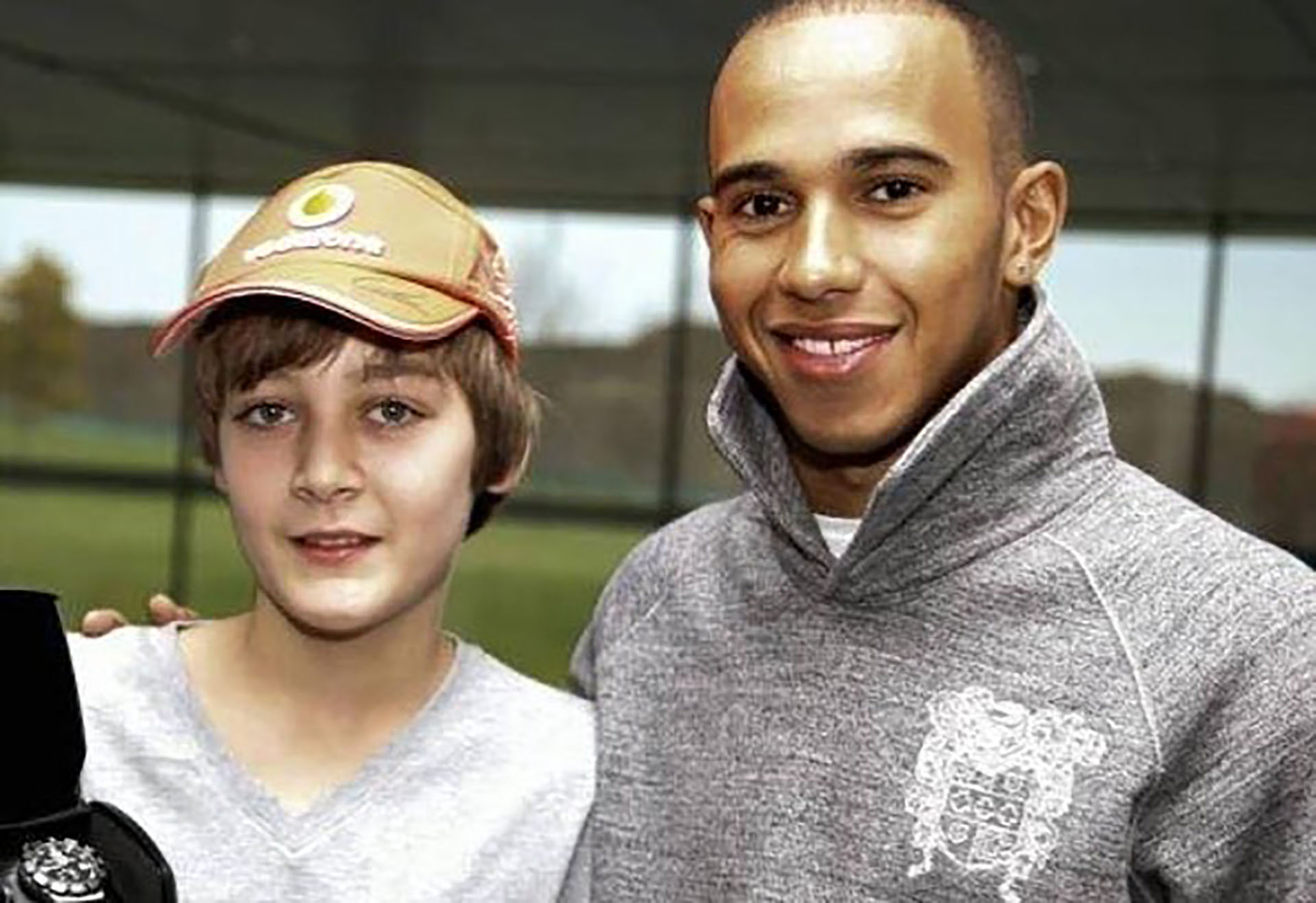 En 2010 visitó la base de McLaren y volvió a encontrarse con Lewis Hamilton (@lewishamilton)