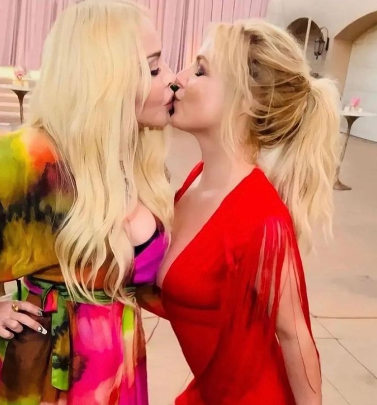 Así fue el beso de Britney y Madonna 19 años después (Foto: Instagram/@madonna)