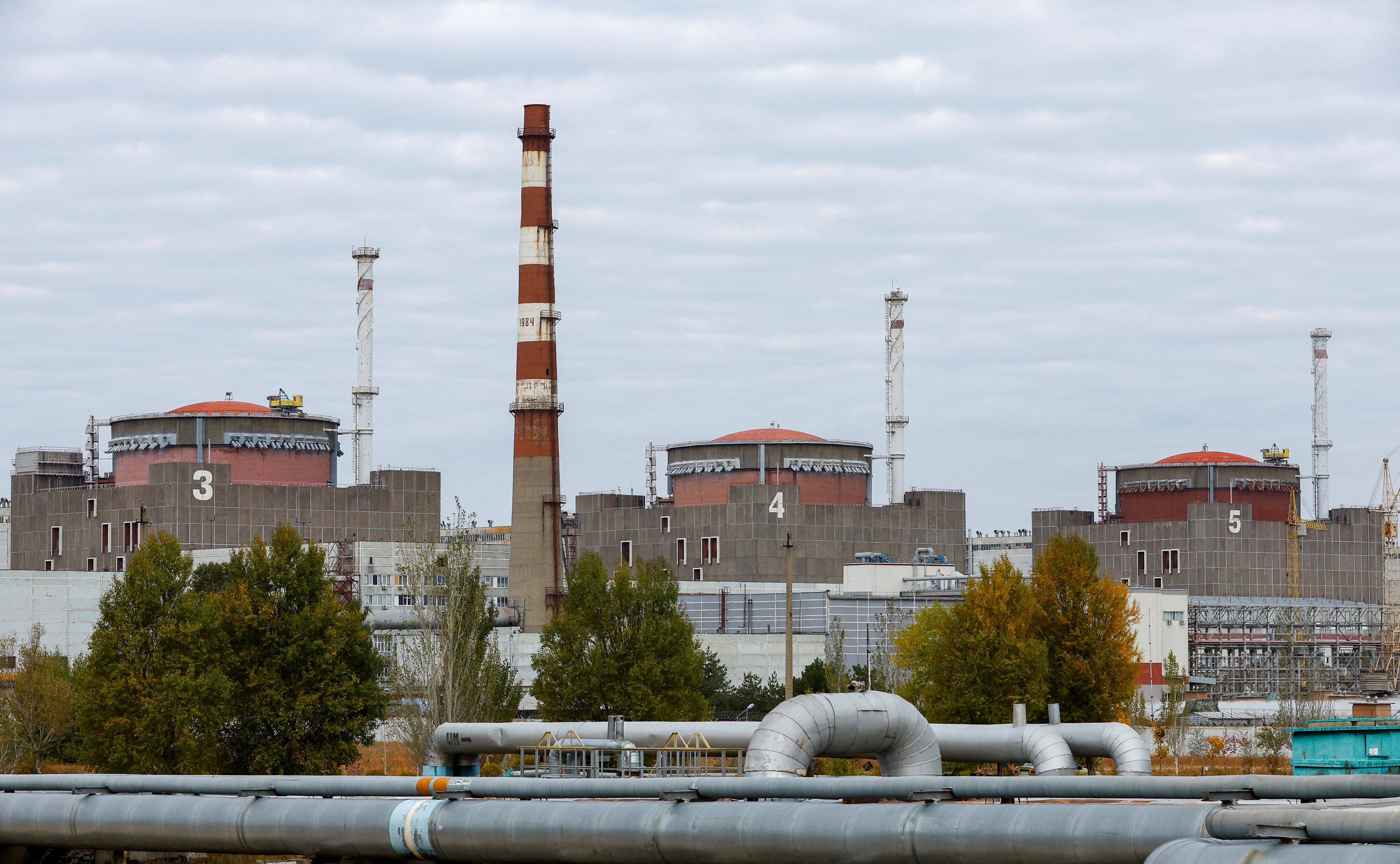 El Ejército ruso detuvo a otros 50 funcionarios ucranianos que operan la central nuclear de Zaporizhzhia (REUTERS)