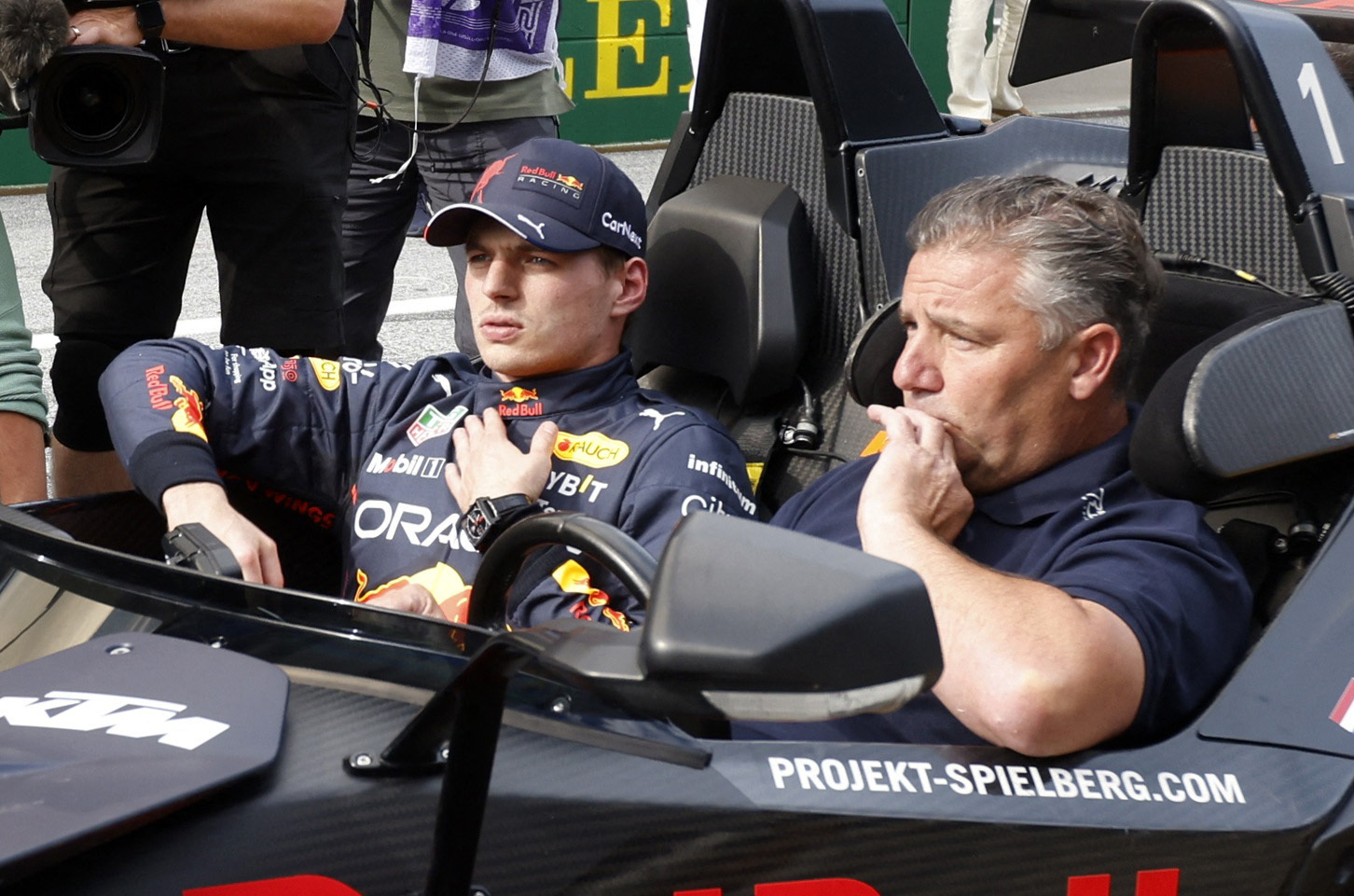 Jos Verstappen lo acompañan a Max en todas las carreras, pero ya no se involucra en su trabajo (REUTERS/Leonhard Foeger)