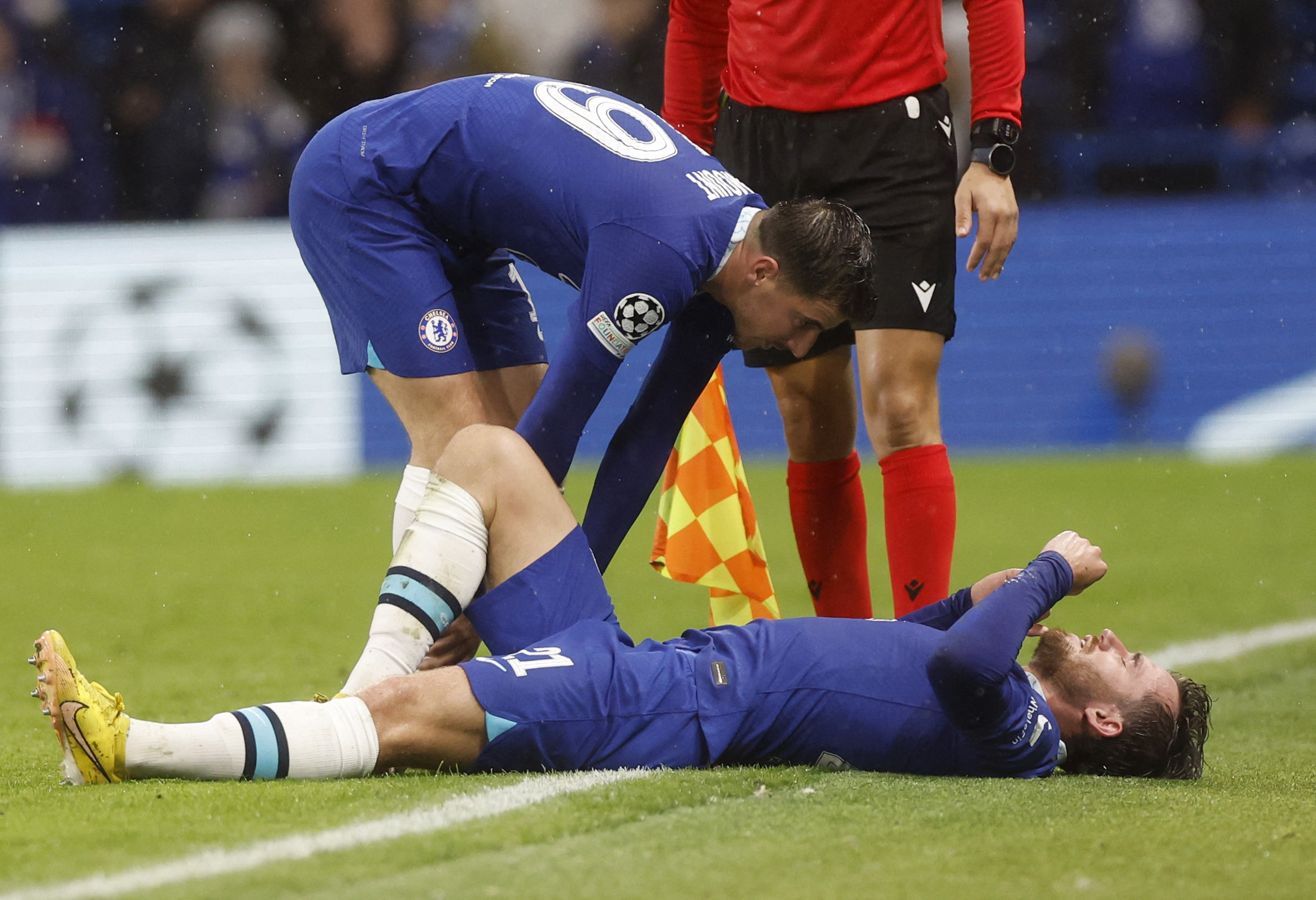 Ben Chilwell, defensor del Chelsea, sufrió una lesión muscular esta semana en la Champions League y quedó descartado para el Mundial de Qatar (Foto: Reuters)