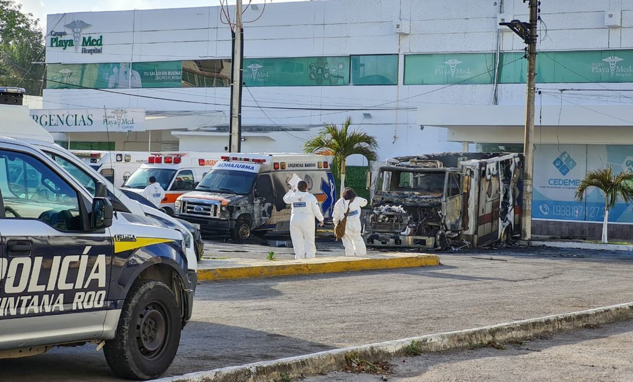Queman ambulancias en Cancún (Foto: Cuartoscuro)