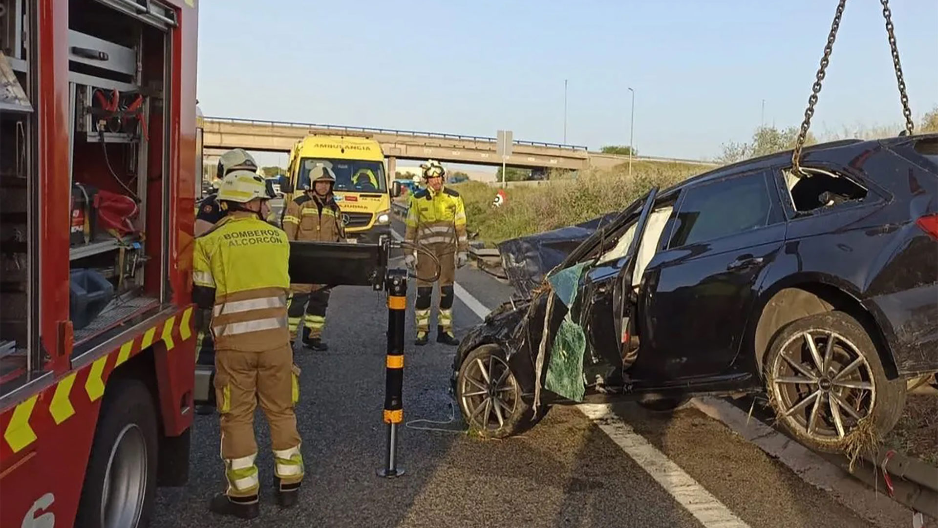 No solo se trata de hacer autos sustentables y de fabricarlos utilizando recursos renovables de energía, sino también de recuperar partes y desechos de los procesos de fabricación y de los autos mismos cuando sufren accidentes o son dados de baja tras cumplir su ciclo de vida útil