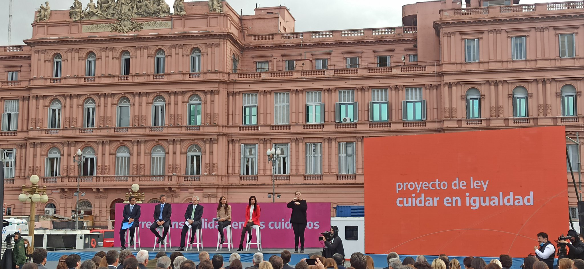 El acto de presentación del proyecto de ley frente a la Casa Rosada