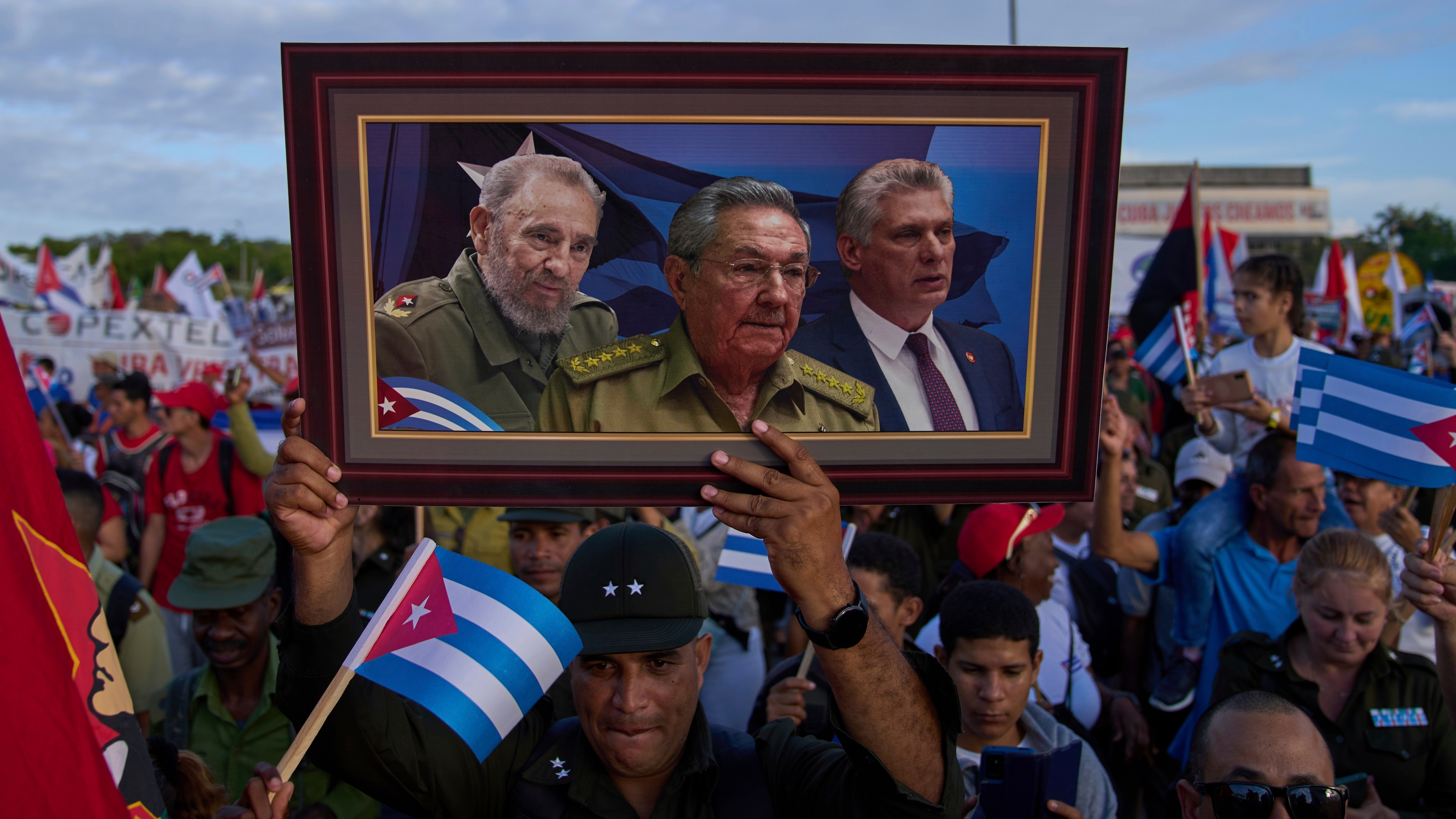 El embajador de EE.UU. en Santiago defendió las sanciones a funcionarios chilenos y advirtió por posible fin de la visa Waiver