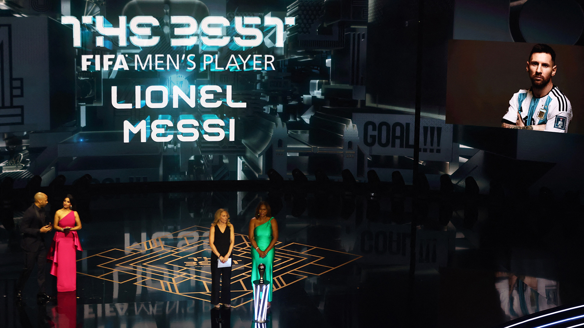 Mineros de Bolivia se enfrentaron a la Policía con dinamita y petardos en protesta por el fin del subsidio al combustible