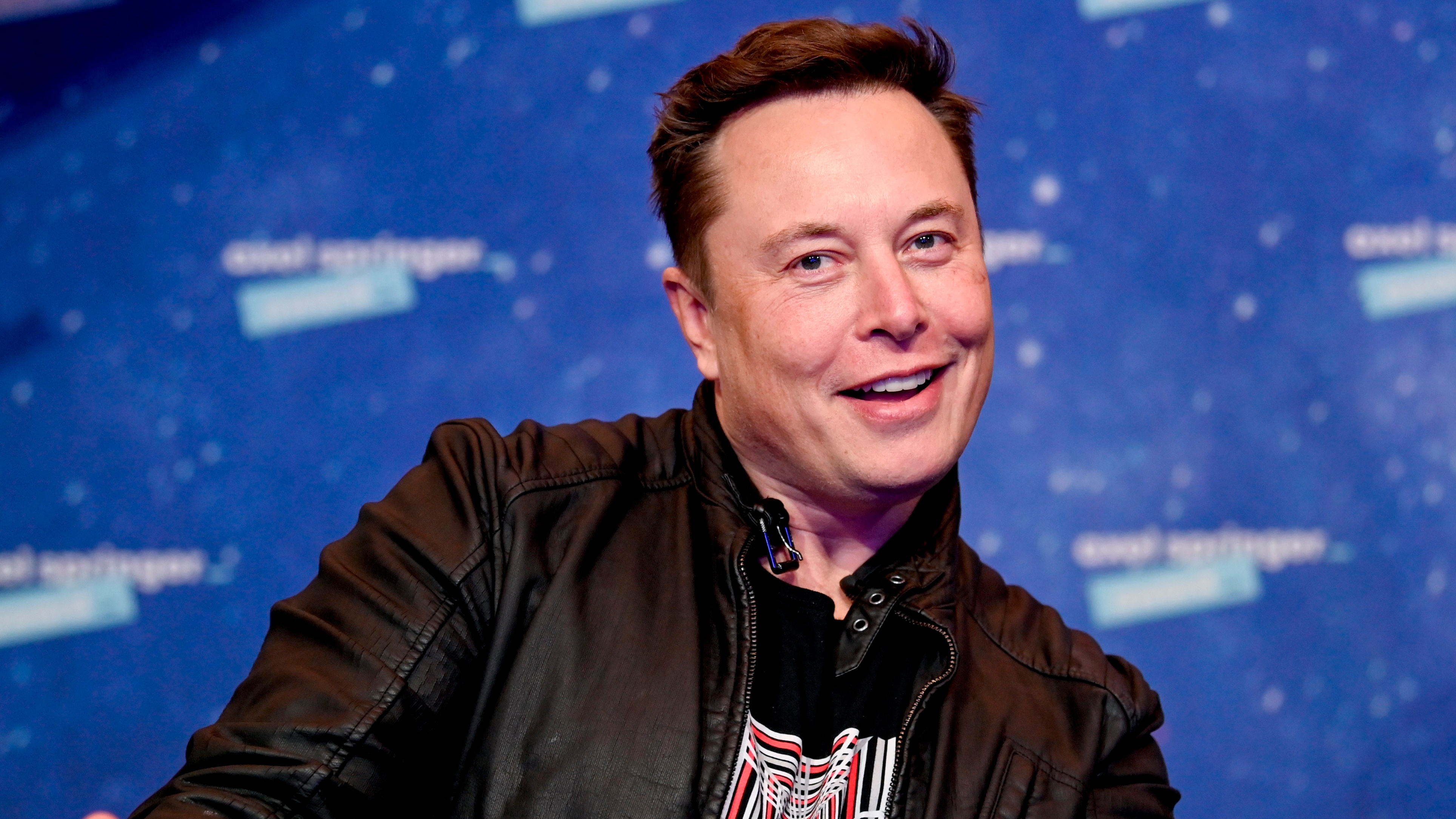 Elon Musk contará la historia de sus éxitos en un libro

