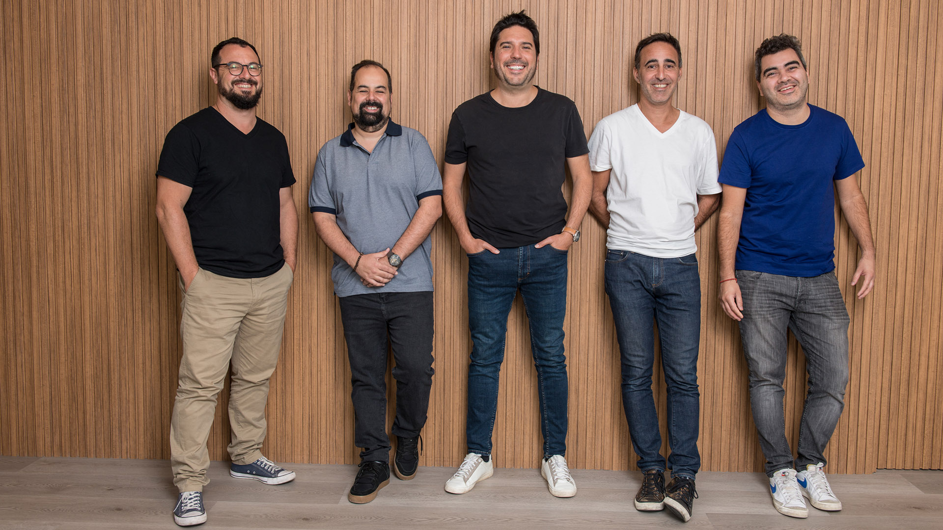 El equipo completo: Ignacio Roizman, Martín Fernández, Pablo Larguía, Rodrigo Benzaquen y  Jesús Chitty, fundadores de la startup