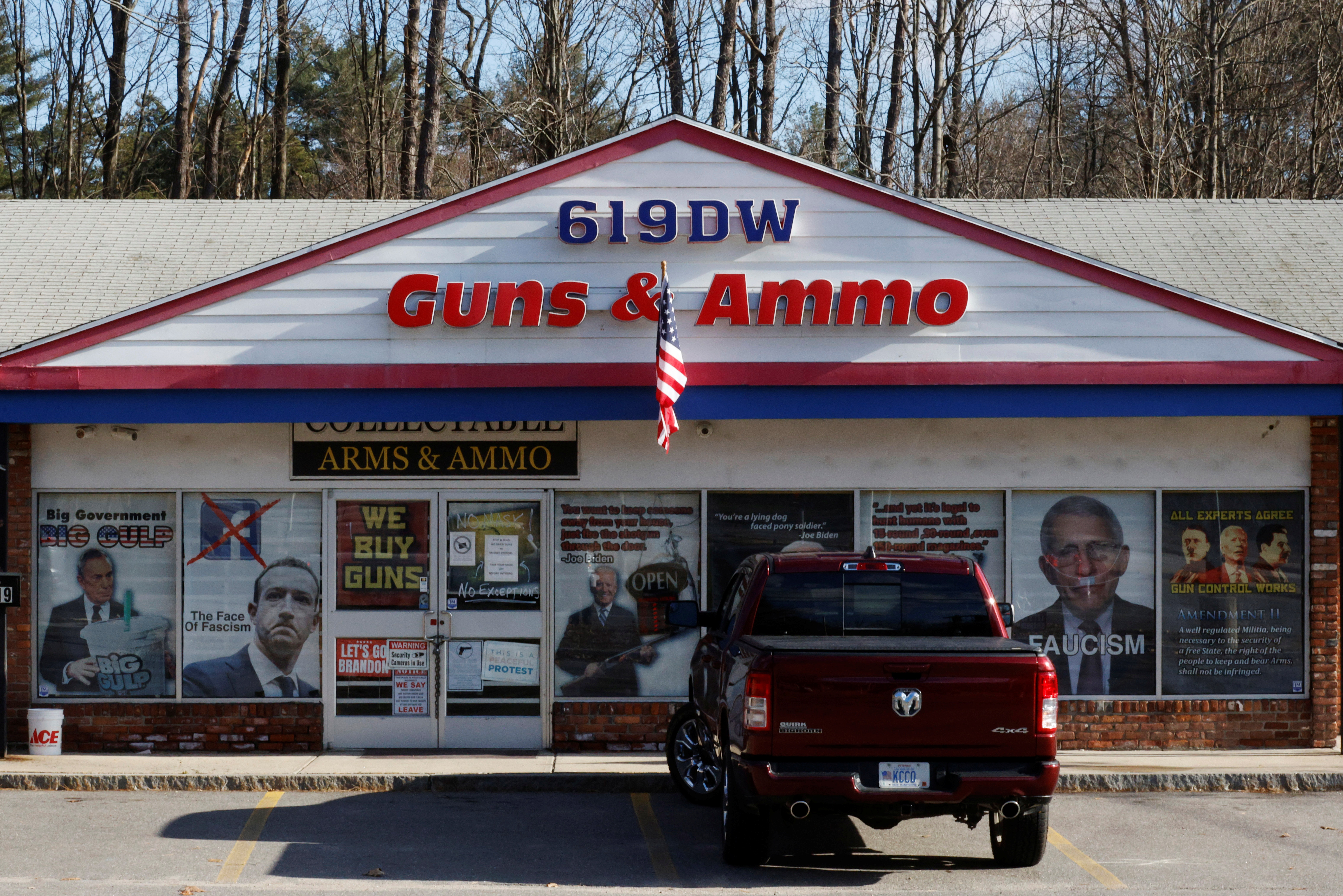 The town of Merrimack, in New Humpshire, ultra-conservative and in favor of free gun sales, where the Brymans were hiding, sending chips for Russian missiles.  REUTERS/Brian Snyder