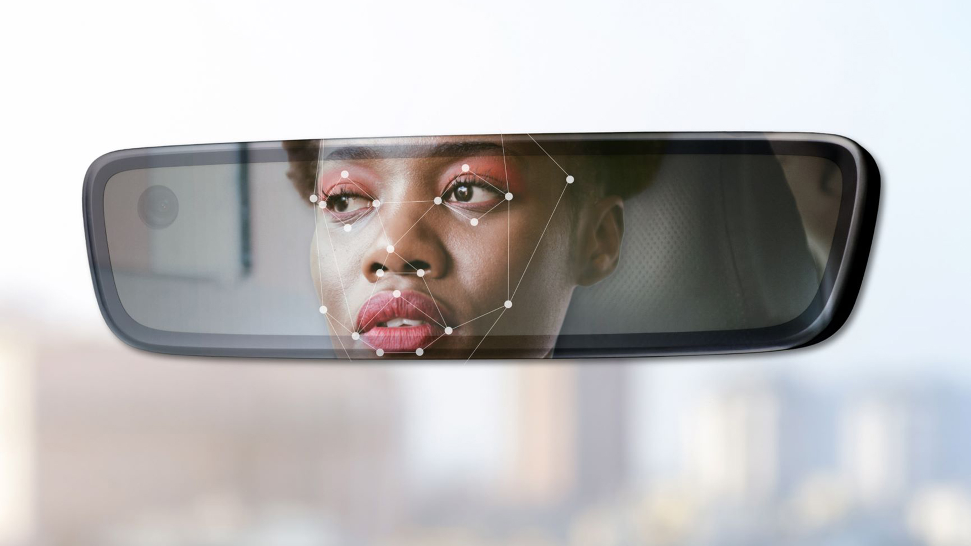 Por la posición dentro del vehículo, el espejo central es perfecto para detectar distracciones o cansancio del conductor