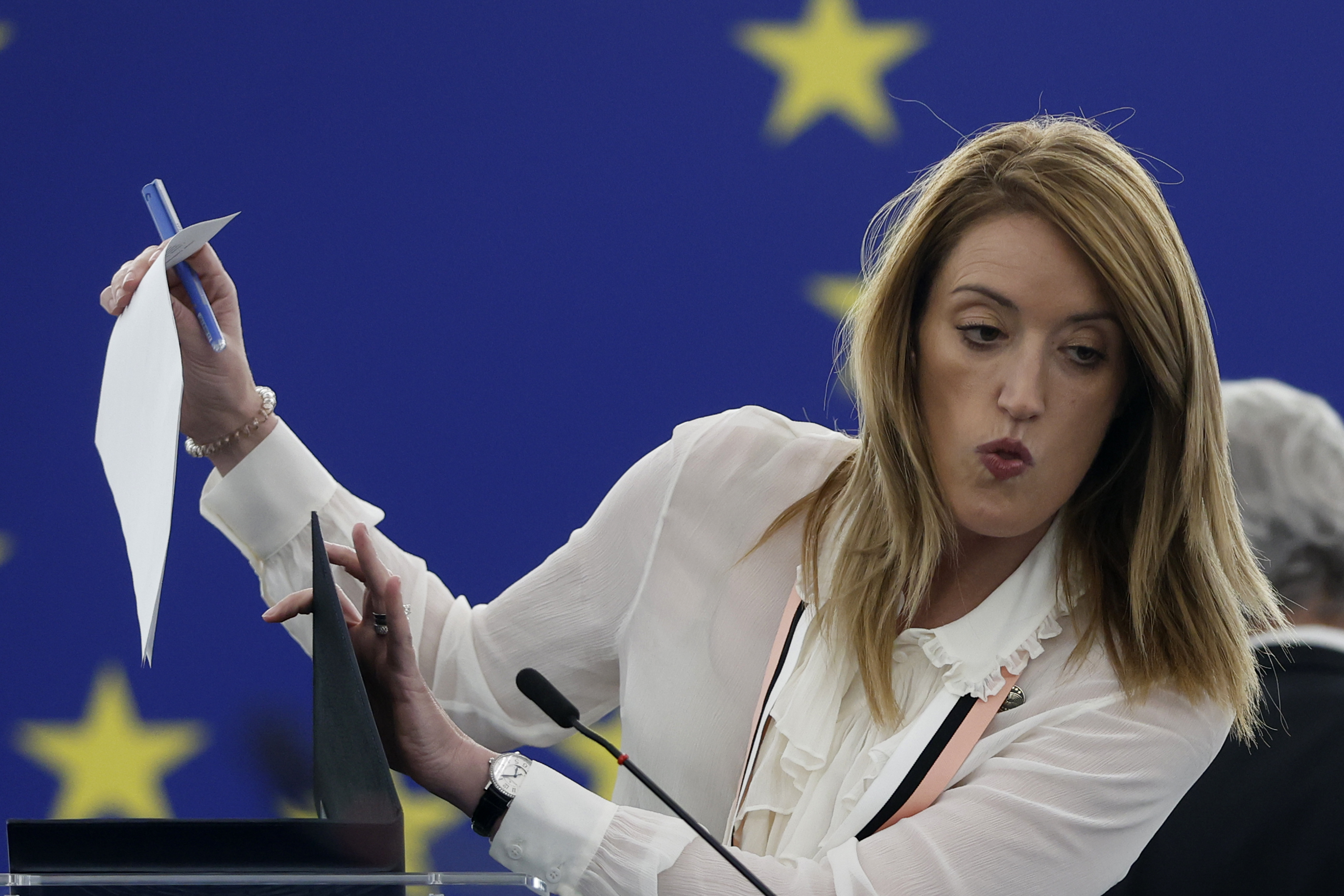 La eurodiputada y ex vicepresidente de la Eurocámara Eva Kaili habría admitido parcialmente su implicación en la corrupción, según las informaciones reveladas por varios medios de comunicación. (AP)
