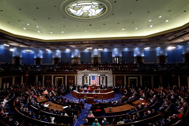El Senado de EEUU aprobó un proyecto de ley para dejar de considerar el COVID-19 como una emergencia nacional
