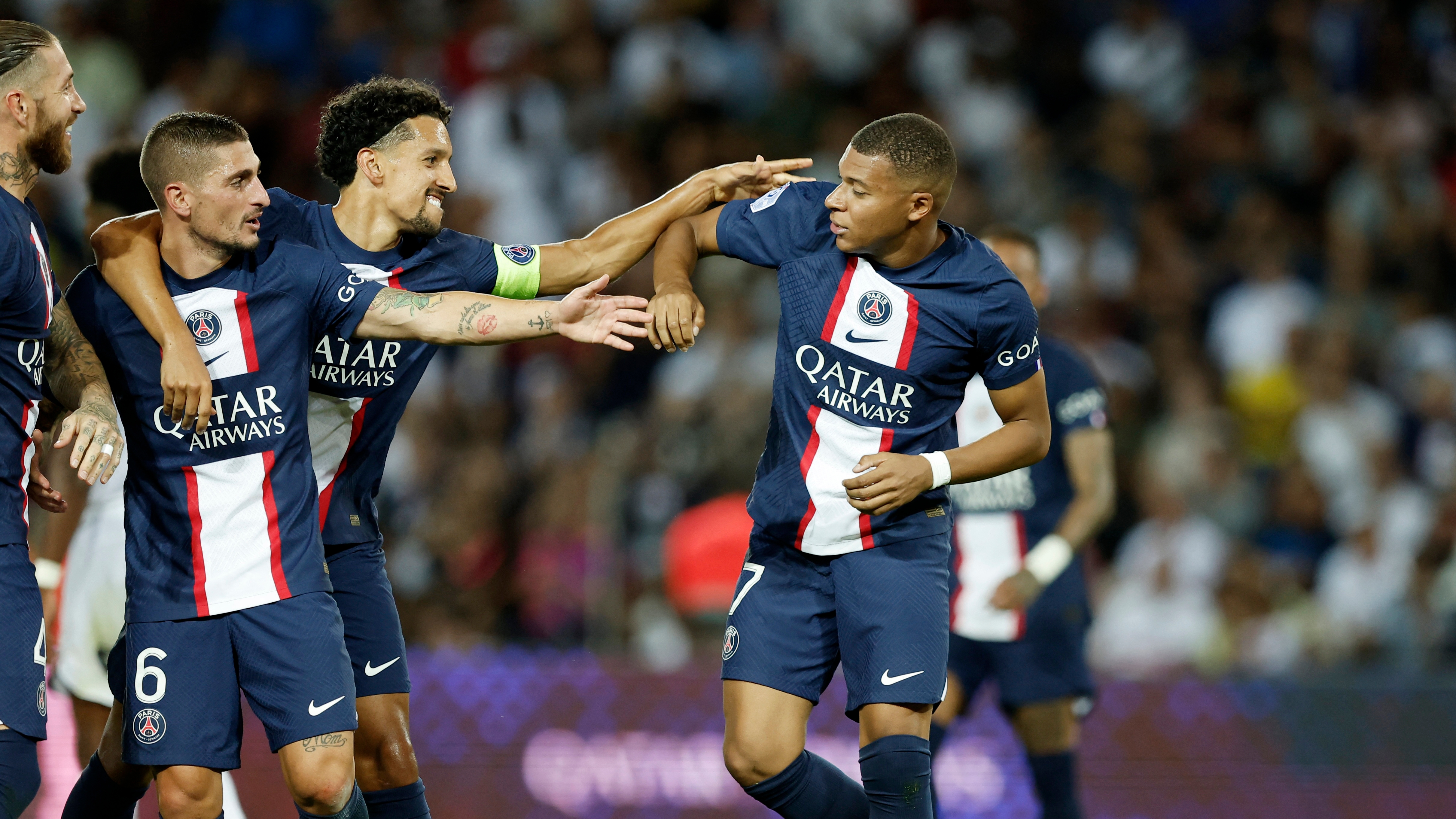 Mbappé no pudo convertir el primer penal para el PSG (reuters)