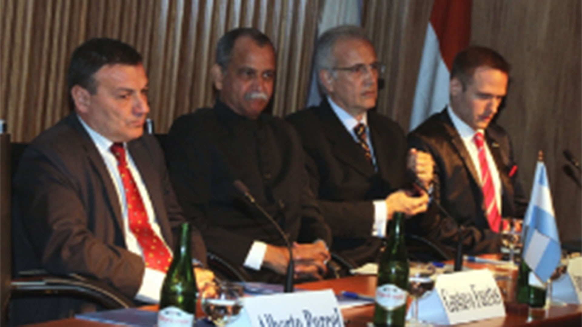 Gustavo Fuertes en un seminario de negocios con India, organizado por la Cámara Argentina de Comercio, en diciembre de 2014