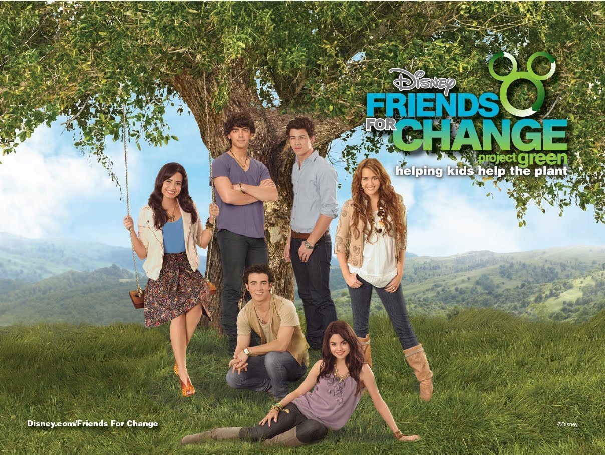 Miley, Selena, Demi, Joe, Kevin y Nick solo se unieron para interpretar un tema sobre ecología (Disney)