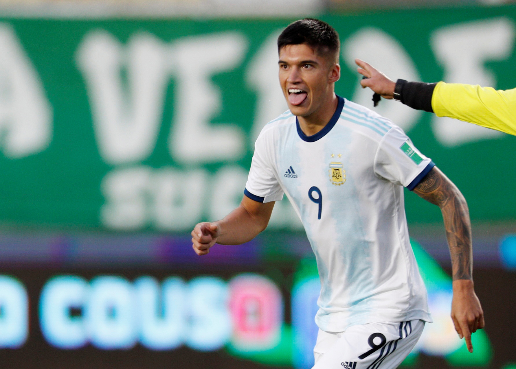 A los 34 minutos del complemeto, Joaquín Correa recibió un pase de Lautaro Martínez dentro del área y con un potente disparo puso el 2-1 a favor de la Albiceleste
