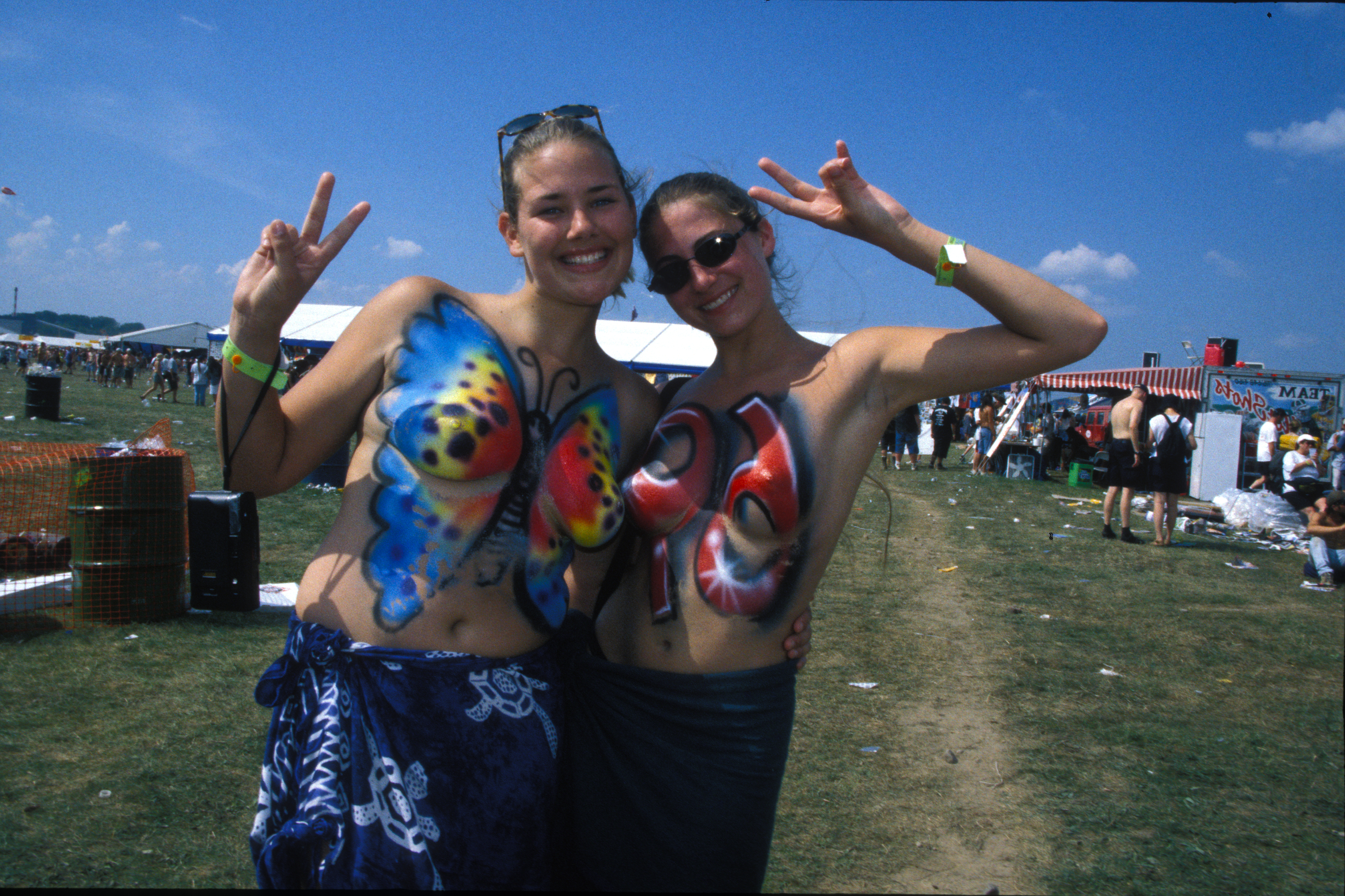 Durante los primeros días los desnudos dominaron el lugar. Parecía que el viejo espíritu de Woodstock, del original, se hacía presente. (Photo by Getty Images/John Atashian)