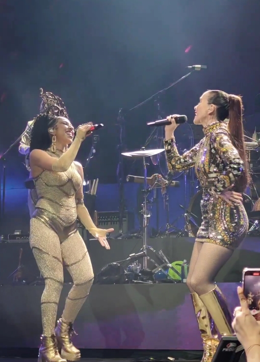 Natalia Oreiro e Ivonne Guzmán interpretaron la Cumbia de los dos y el Luna fue una fiesta