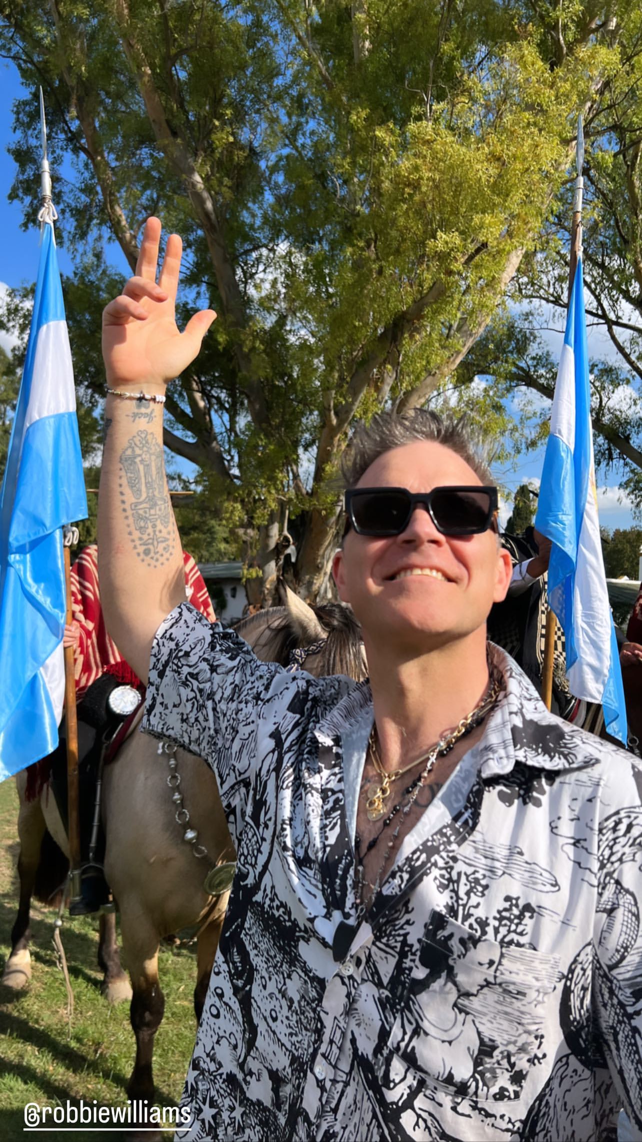 Robbie Williams se encuentra en la Argentina y su mujer es la encargada de retratar todas las imágenes