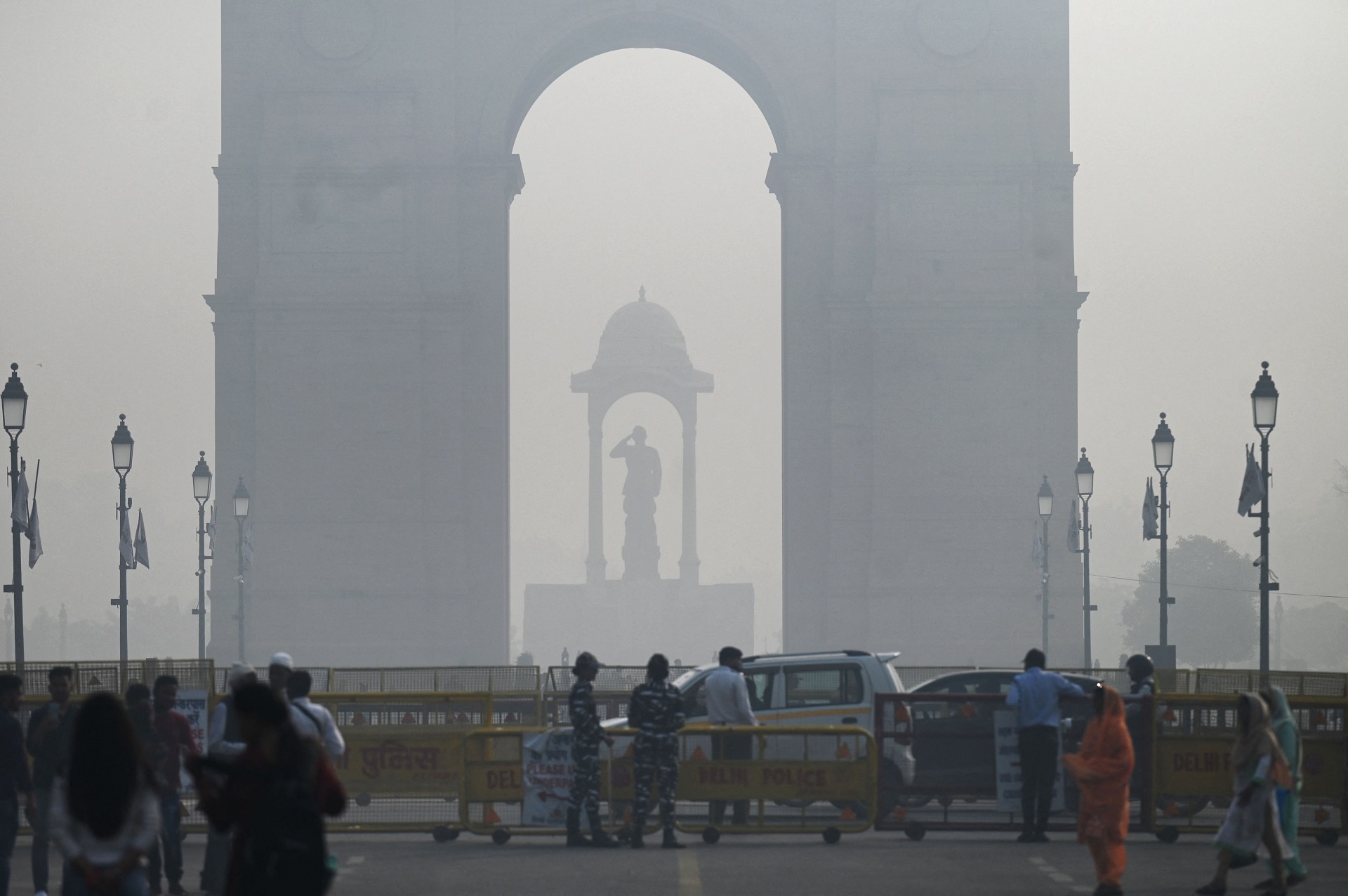 Em várias cidades da Índia e da China, a poluição é até 100 vezes o valor aceito pela OMS (AFP)