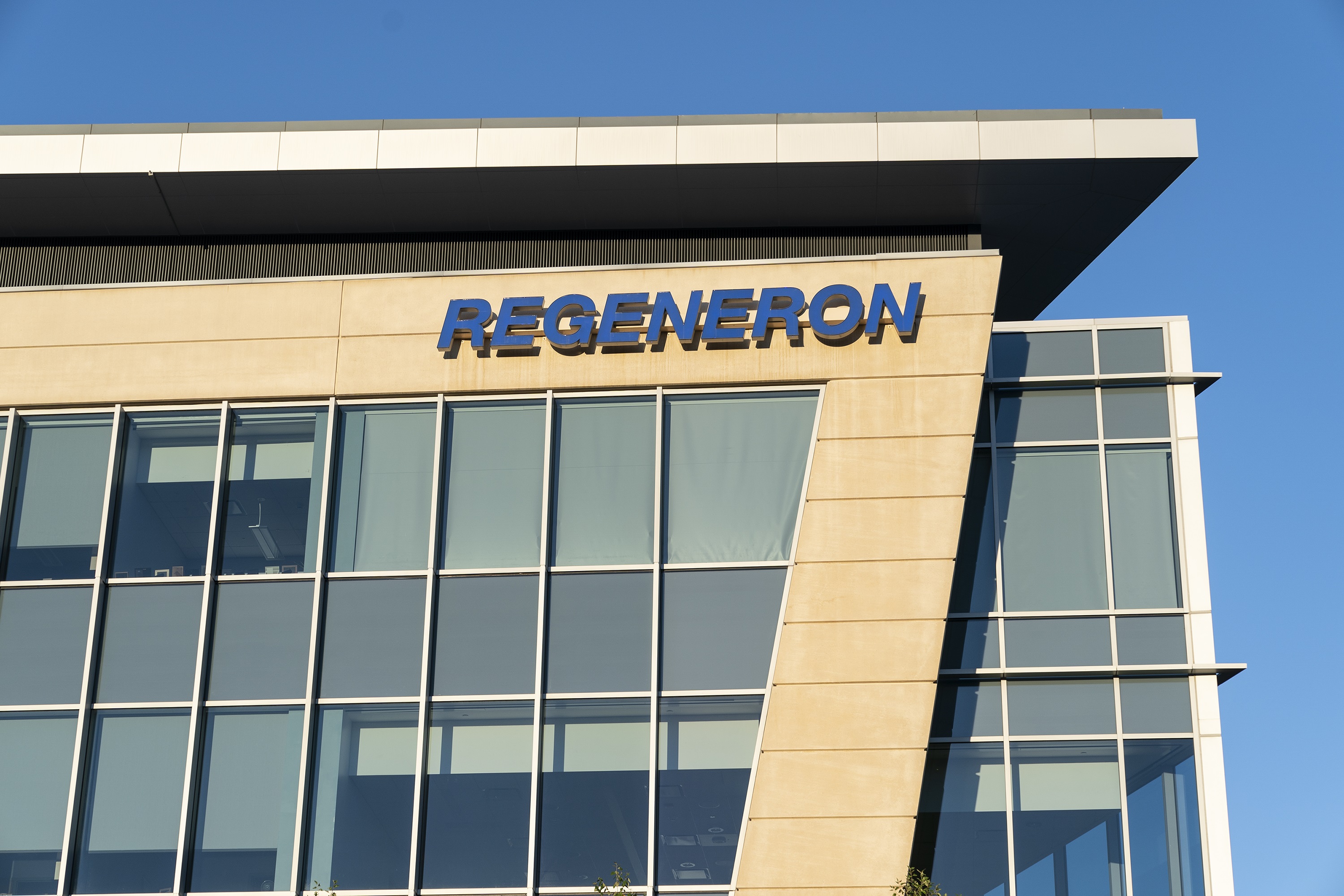 Sede de la compañía Regeneron, cuyo fármaco para el coronavirus ha recibido la autorización de emergencia de la FDA (LEV RADIN / ZUMA PRESS / CONTACTOPHOTO)
