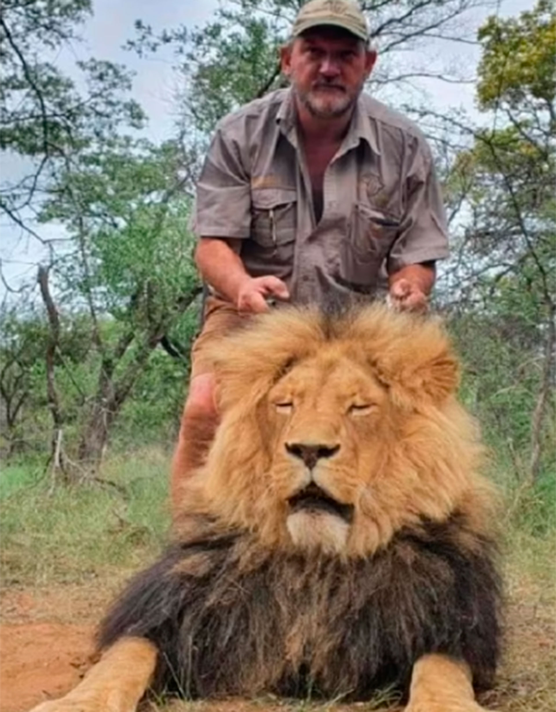 Riaan Naude, de 55 años, dirigía Pro Hunt Africa, una empresa que se definía de “caza ecológica” y ofrecía safaris en el norte de Sudáfrica