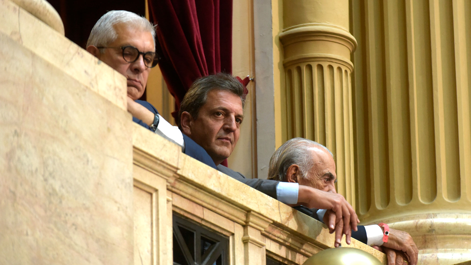 Sergio Massa siguió el discurso junto a los ex presidentes de la Cámara de Diputados