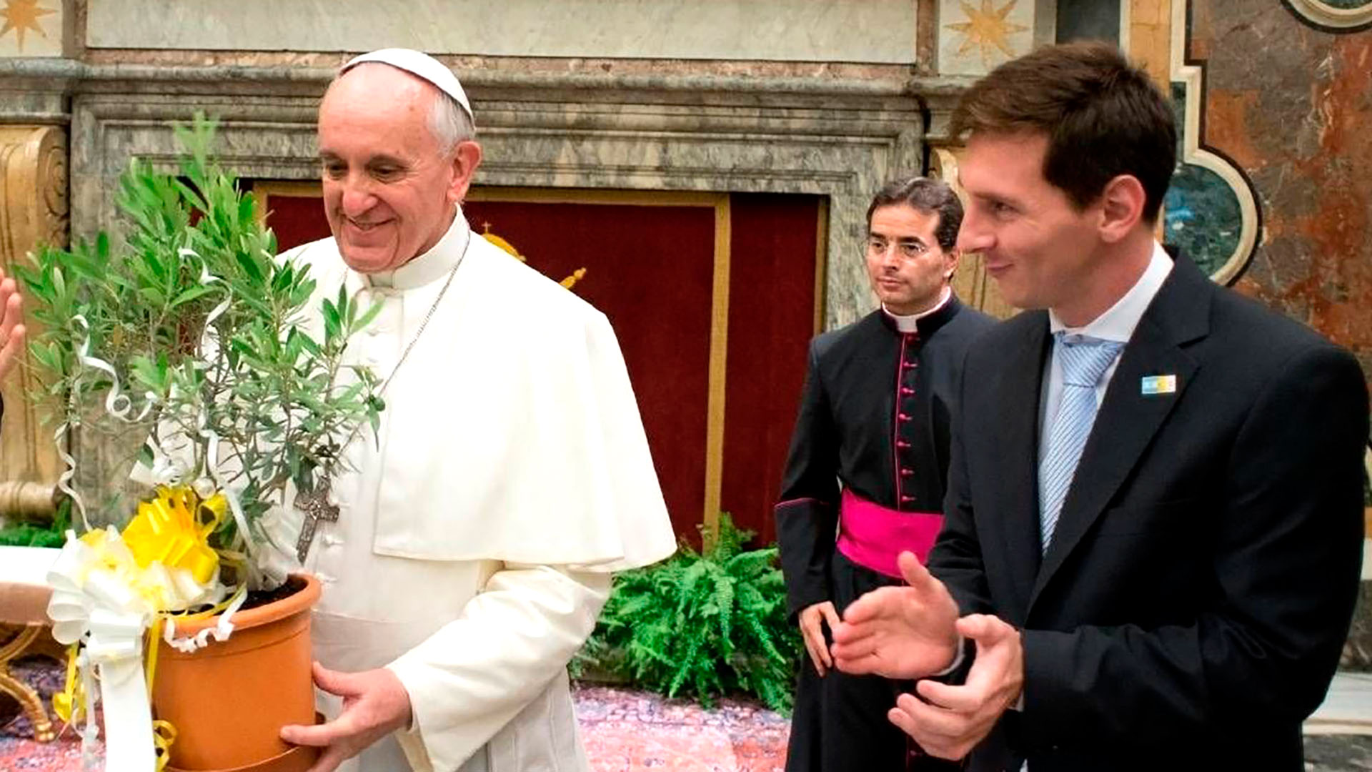 El papa Francisco junto a Lionel Messi