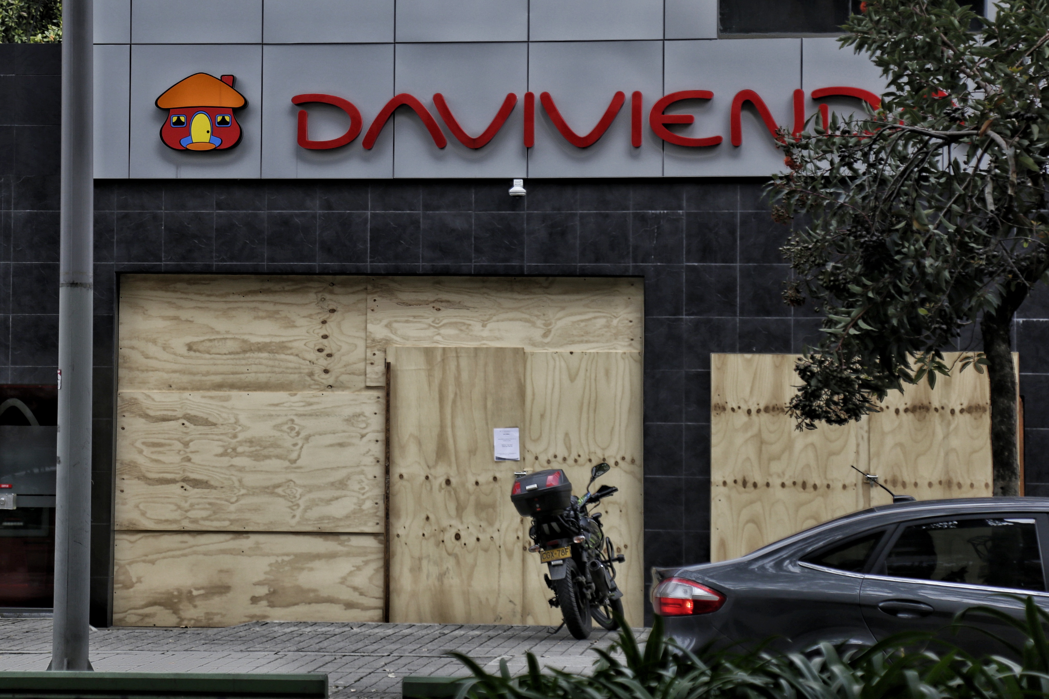 Davivienda es una de las entidades financieras de las que más se quejan los colombianos. Colprensa.
