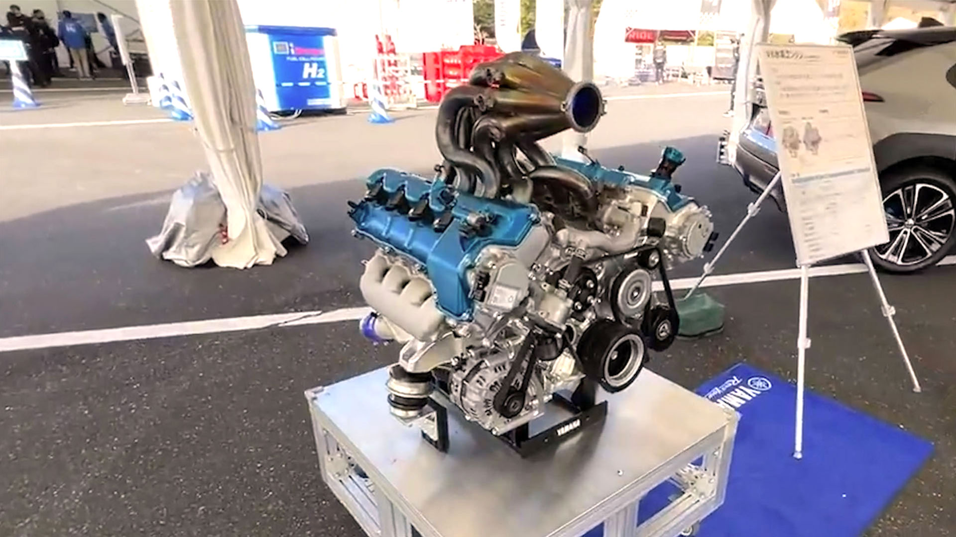 Un motor de 5 litros V8 capaz de entregar 450 CV y sólo emitir vapor de agua por los escapes