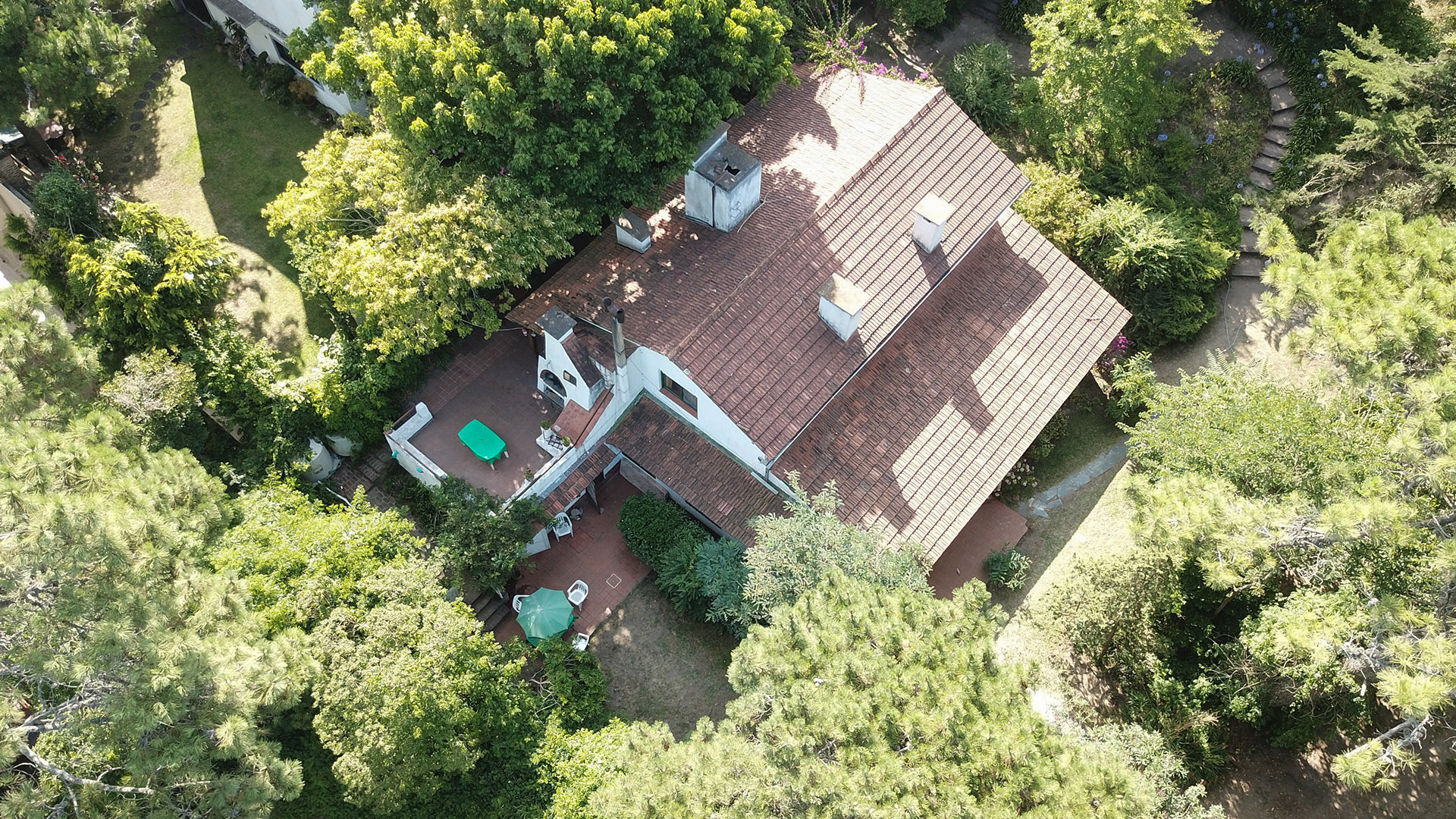 La casa vista desde el aire (Christian Heit)