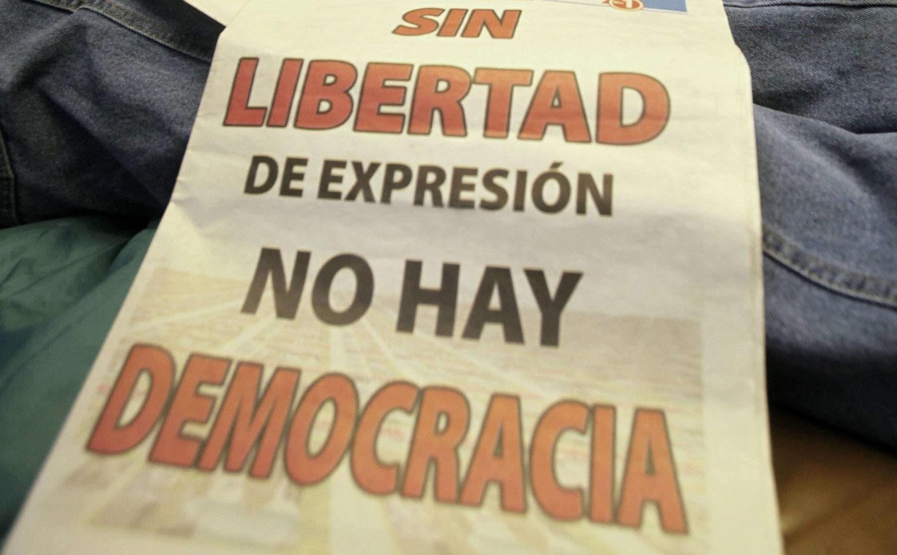 Campaña en El Salvador contra la censura al diario El Faro (EFE)