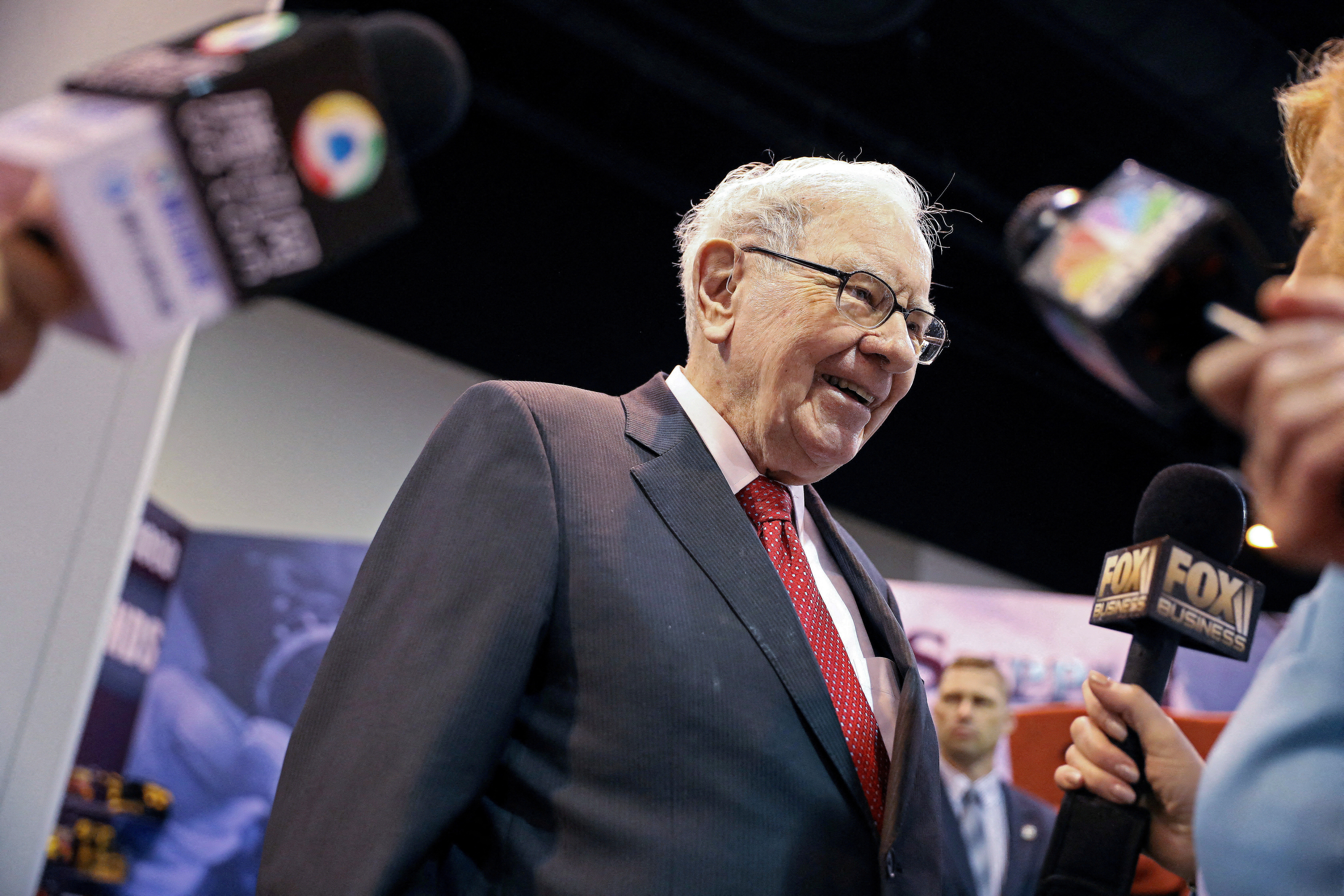  Warren Buffett 
REUTERS/Scott Morgan/File Photo/File Photo