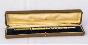 Pluma usada por los gobernadores para rubricar el acuerdo. Una vez terminadas las firmas, se la quebró (Gentileza Turismo de San Nicolás)