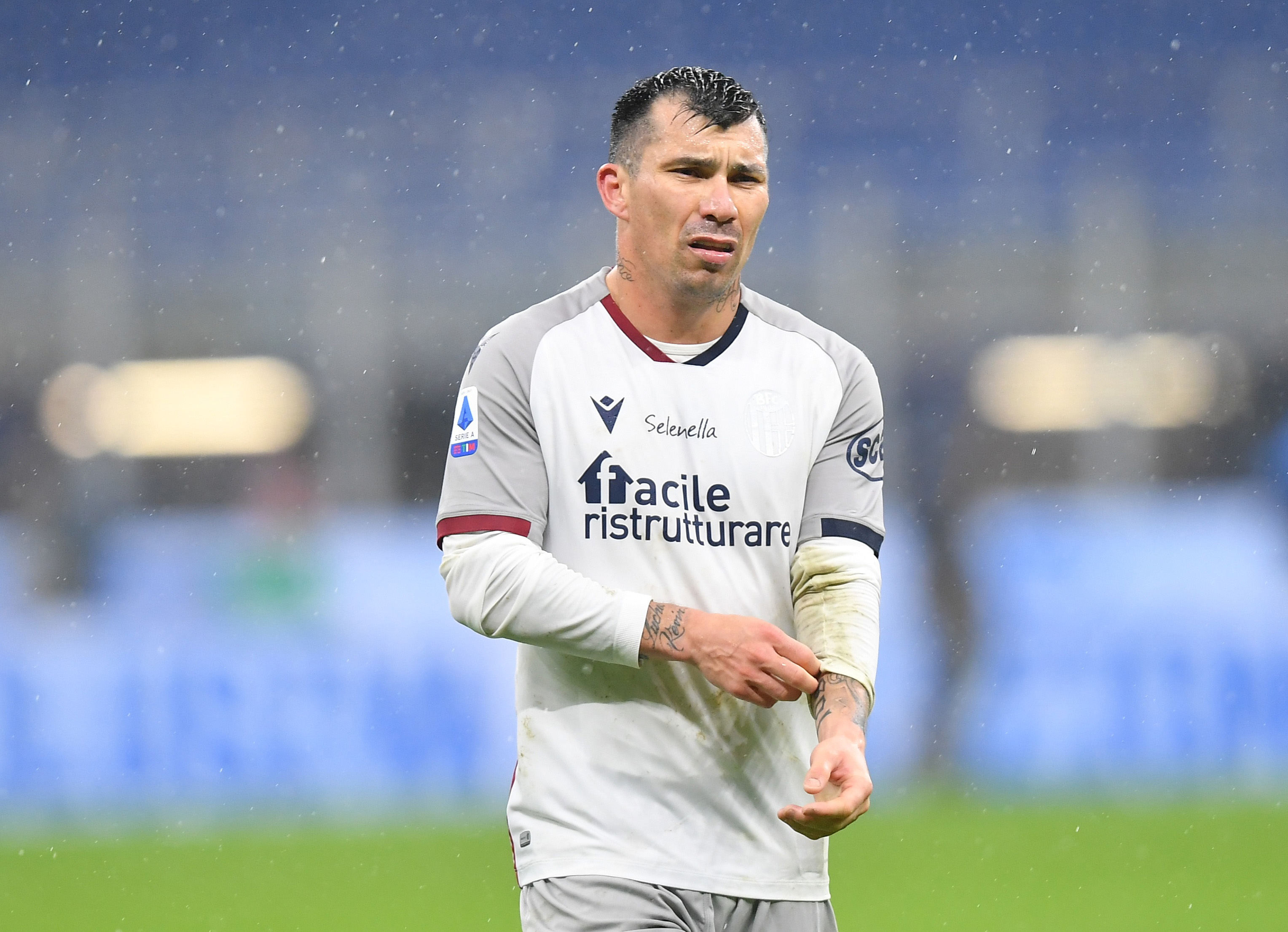El Pitbull, con la camiseta del Bologna, donde no tuvo una temporada con continuidad a raíz de las lesiones (REUTERS/Daniele Mascolo)