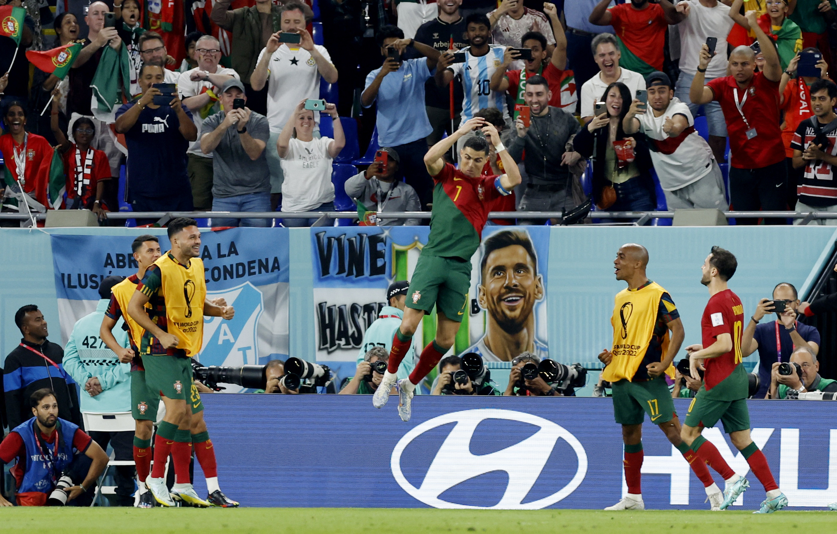 La Historia Detrás De La Bandera De Lionel Messi En El Festejo De