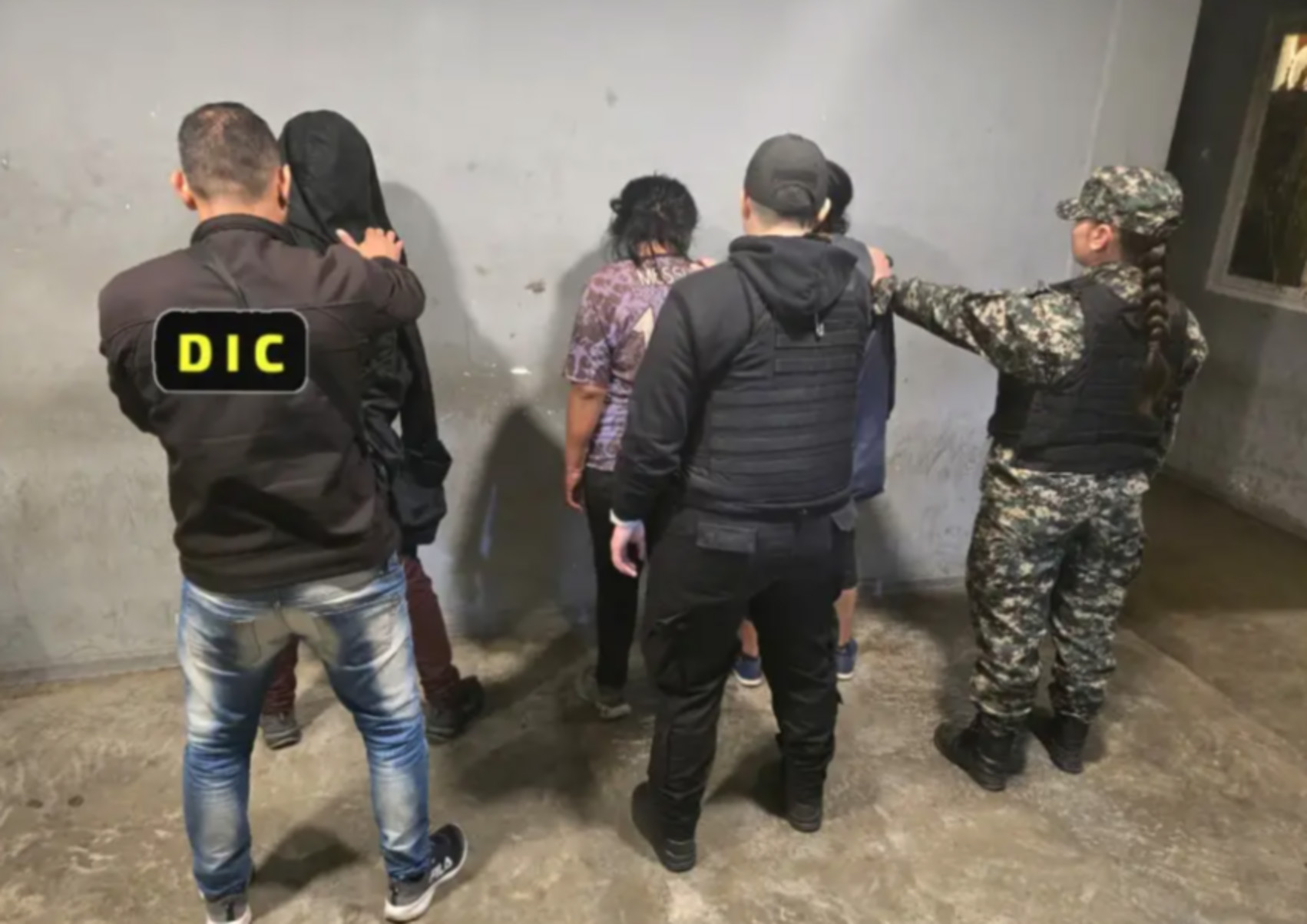 Apu&ntilde;alaron a un joven a la salida de un boliche en Chaco y detuvieron a cuatro personas 