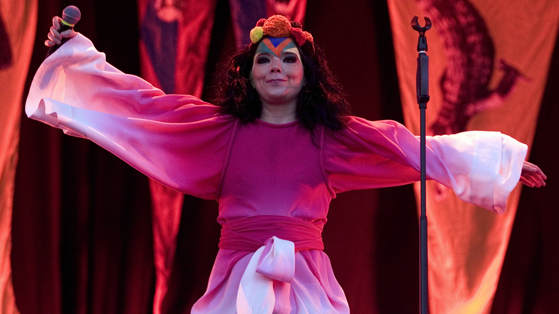 Björk ha estado nominada y ha perdido hasta en cinco ocasiones en la categoría de Best Alternative Music Album (Photo by Paul Bergen/Redferns)