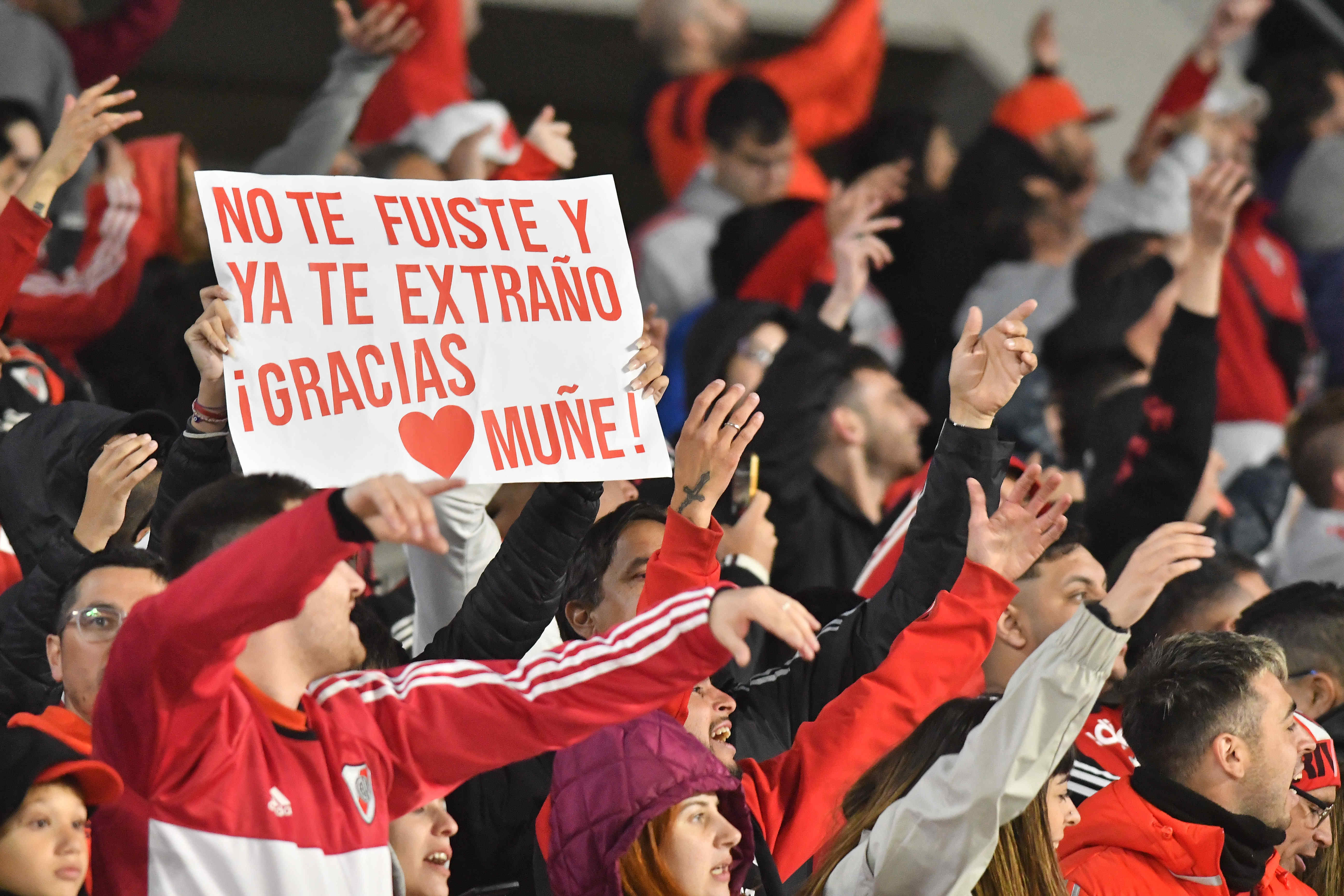 "No te fuiste y ya te extraño, gracias Muñe": un mensaje que resume el espíritu que embargó a todos los espectadores