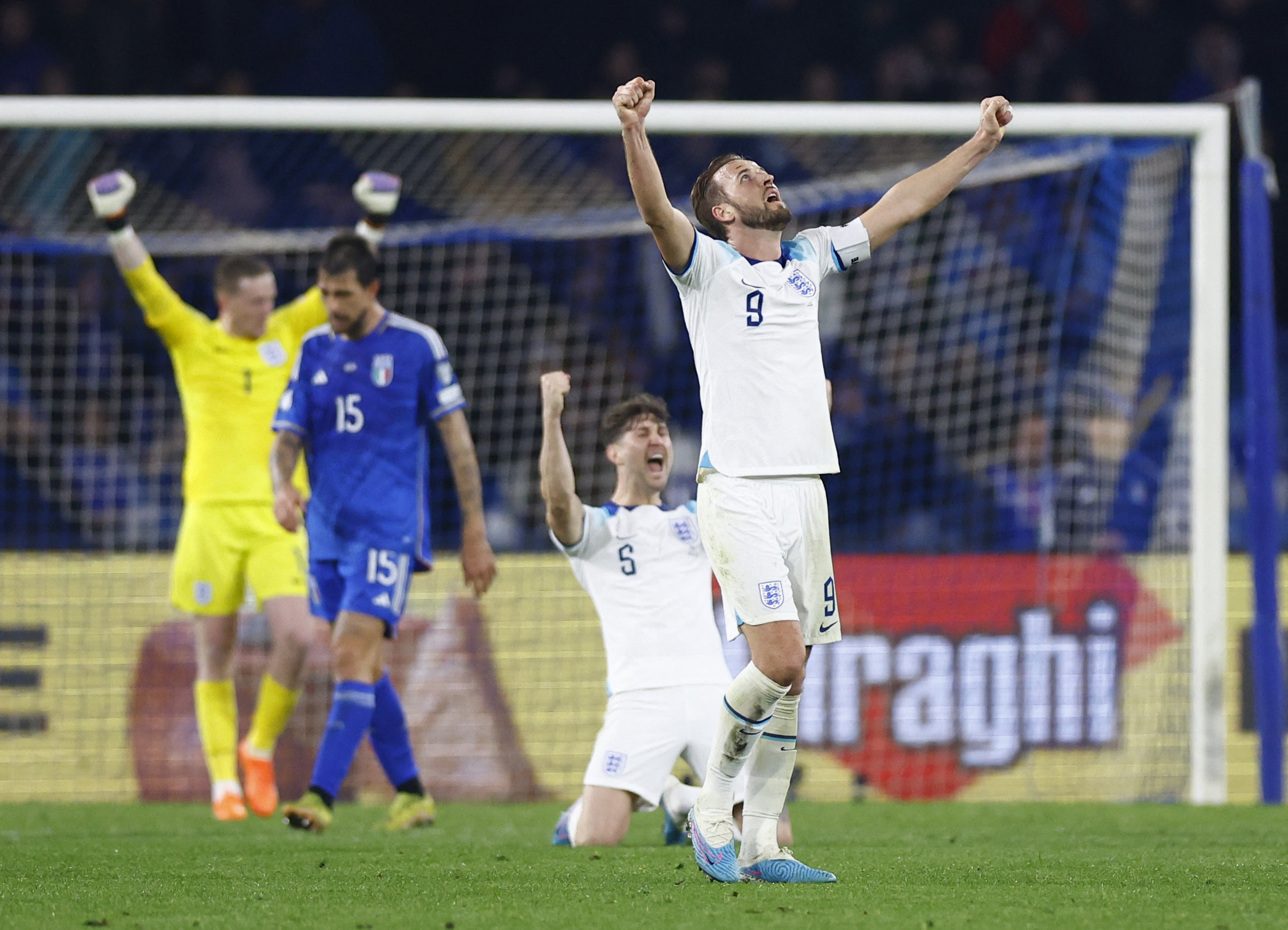 Inglaterra logró una victoria histórica ante Italia (Reuters/Peter Cziborra)