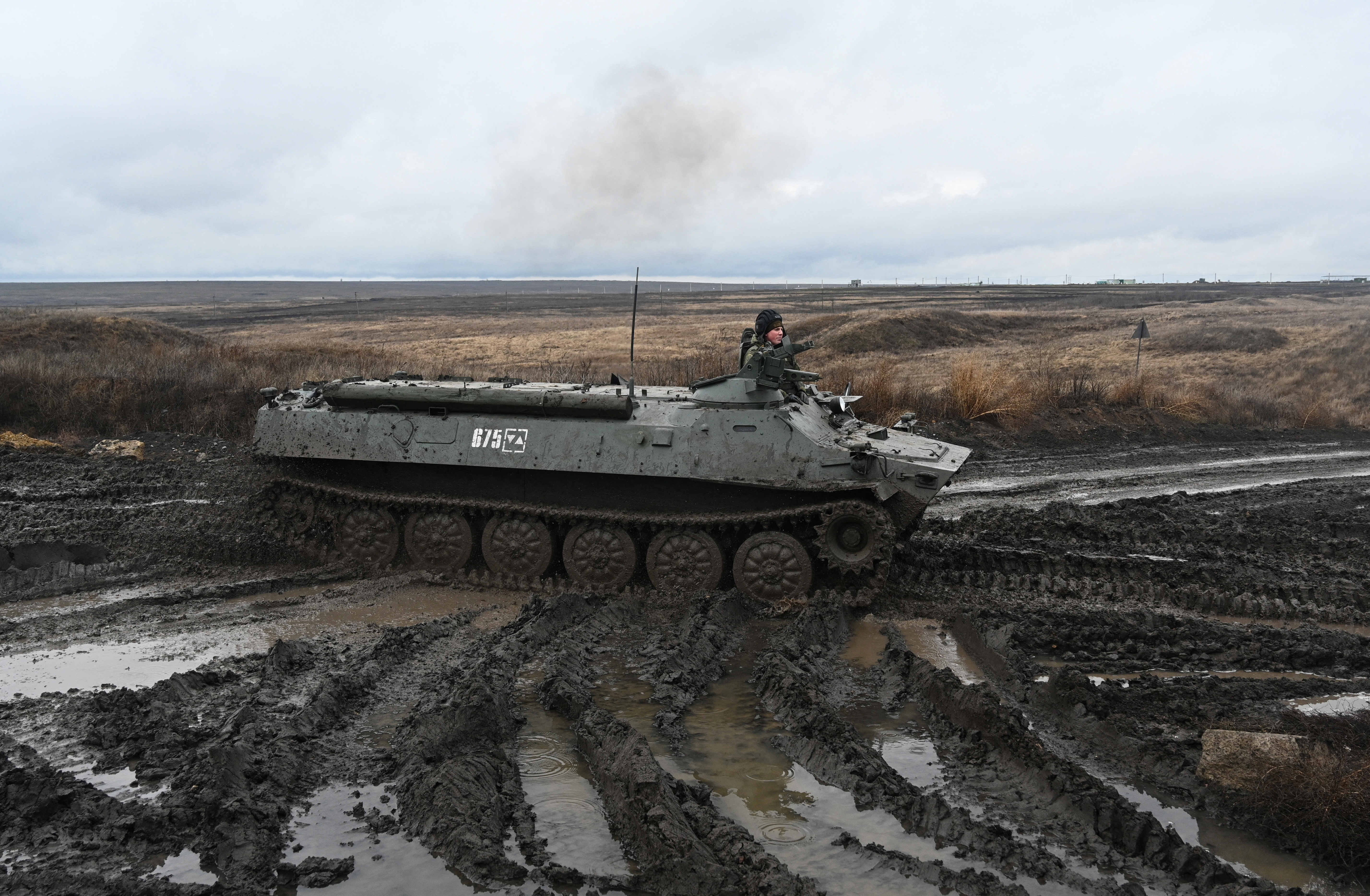 Serguéi Lavrov afirmó hoy que Occidente podría provocar un conflicto armado en Ucrania para después acusar de ello a Rusia (REUTERS/Sergey Pivovarov)