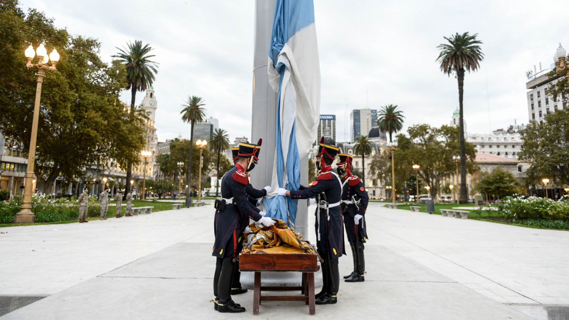 Vicente López y Planes, autor del himno, había nacido en la ciudad de Buenos Aires el 3 de mayo de 1785