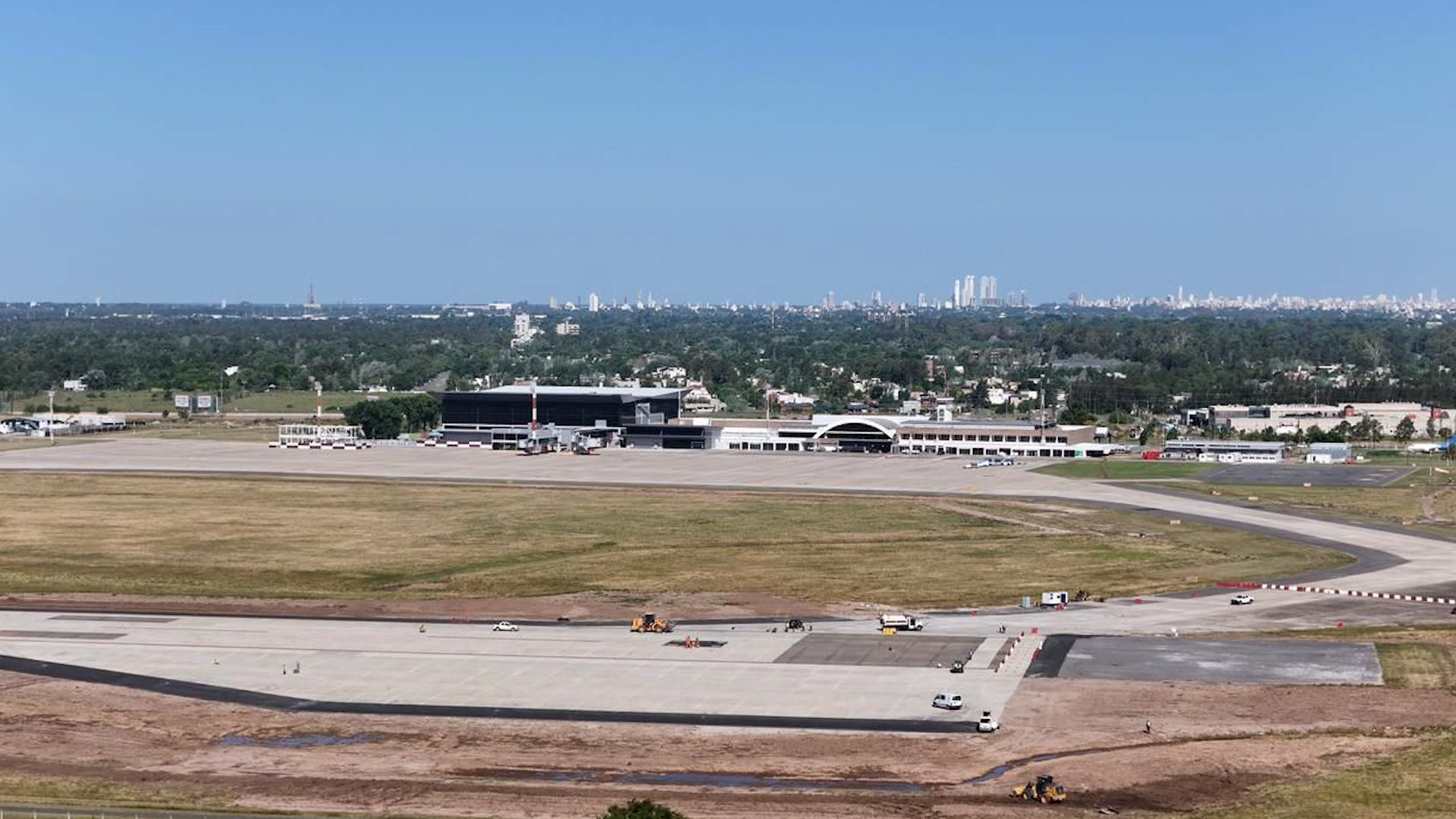 ¿Qué aumentó más en 2025: los autos 0km o el precio de los combustibles?