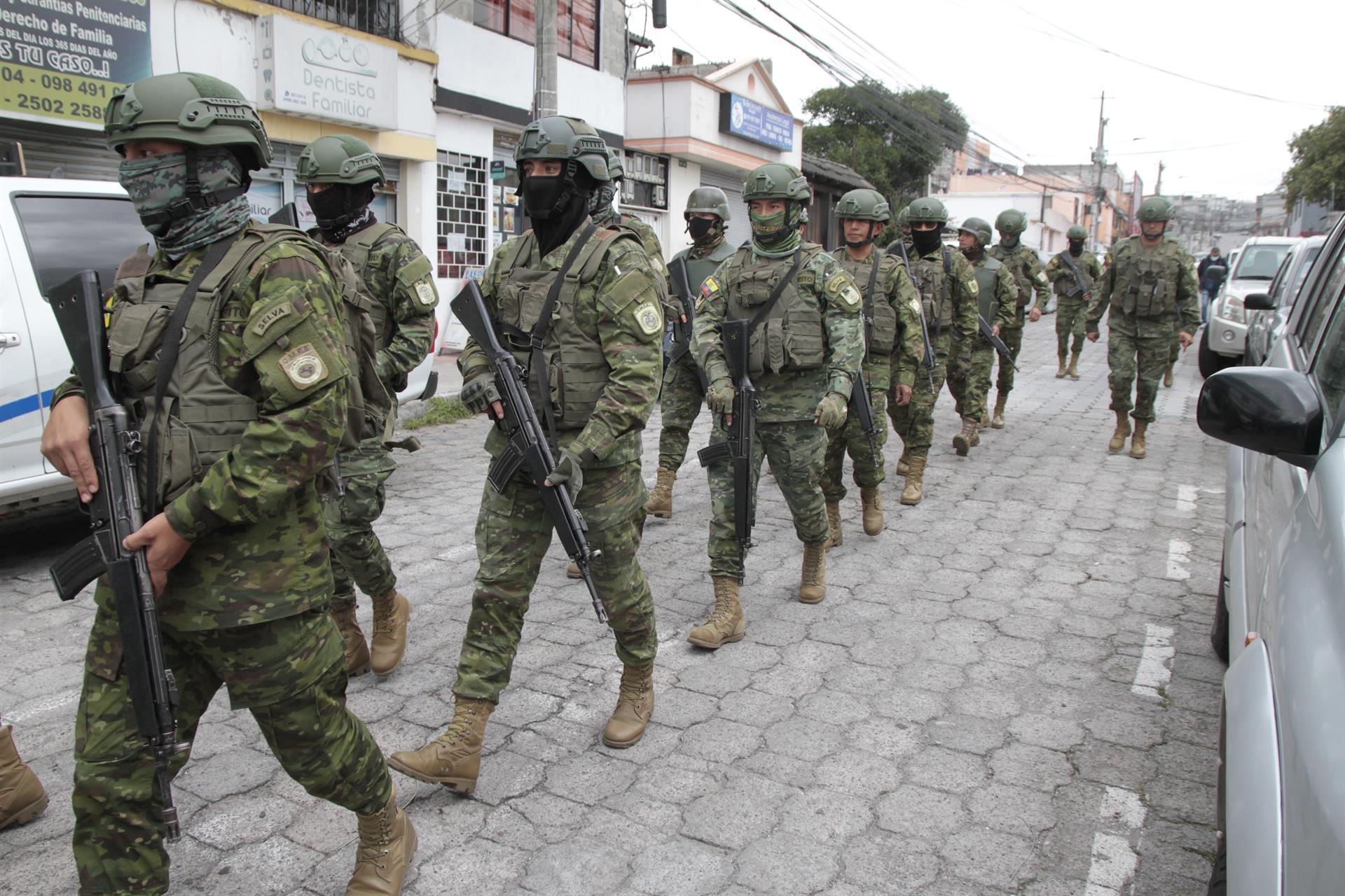 El Ejército de Ecuador abre una nueva convocatoria para incorporar profesionales a sus filas