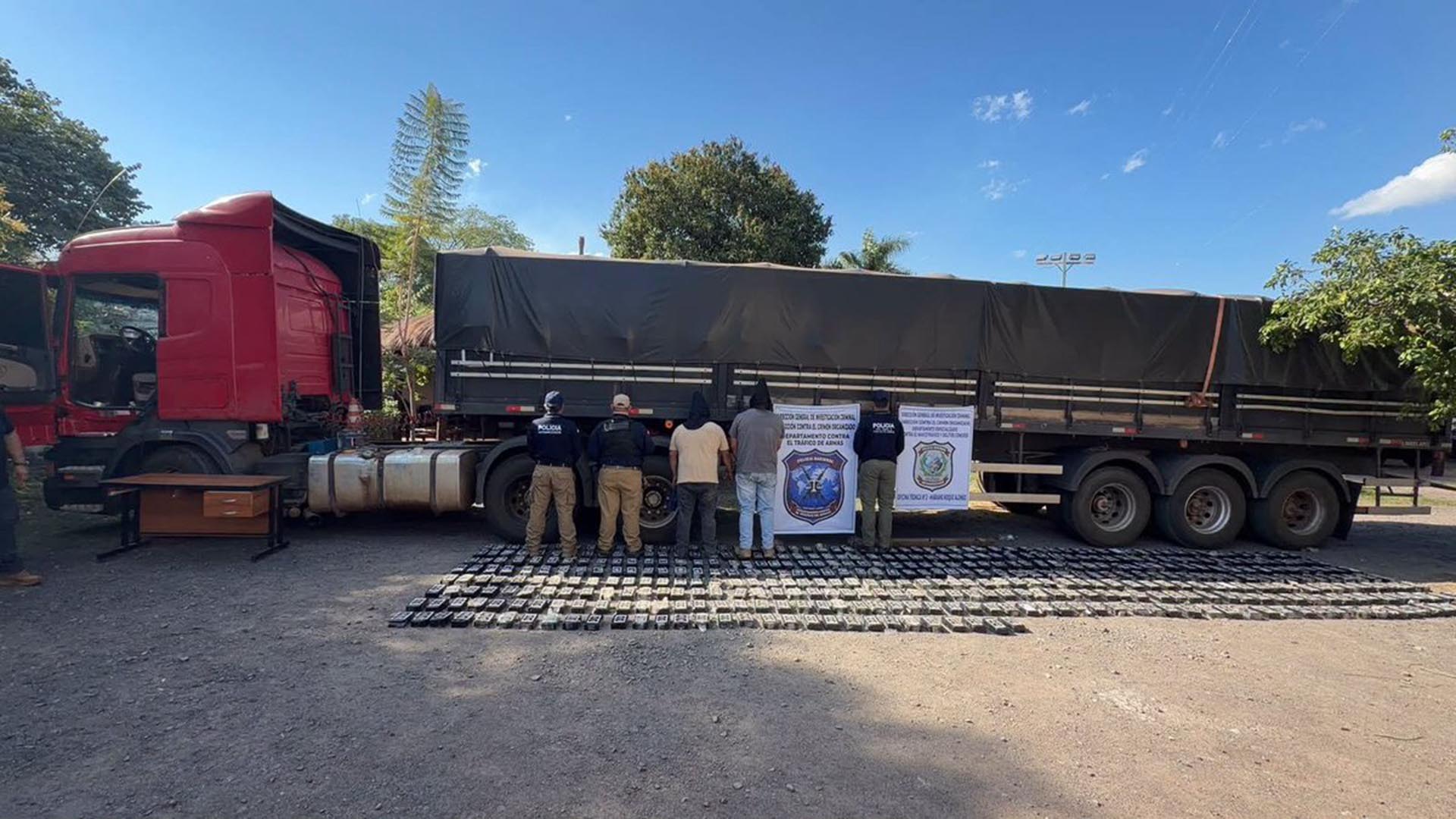 Paraguay decomisó 450 kilos de cocaína boliviana cerca de la frontera con Argentina
