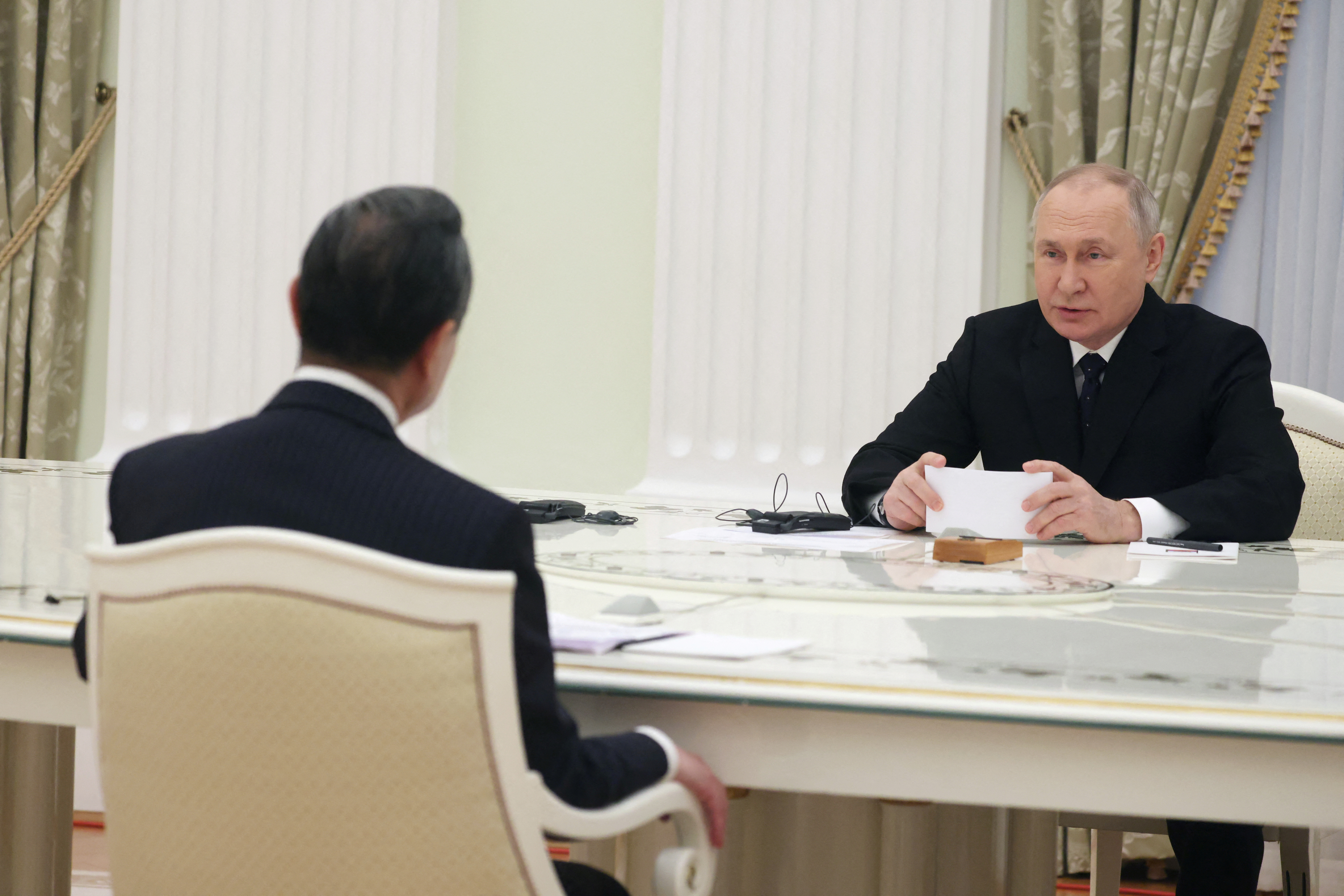 Putin subrayó que “la cooperación en la arena internacional entre la República Popular de China y la Federación Rusa (...) tiene una gran importancia para la estabilidad de la situación internacional”. (Sputnik/Anton Novoderezhkin/REUTERS)