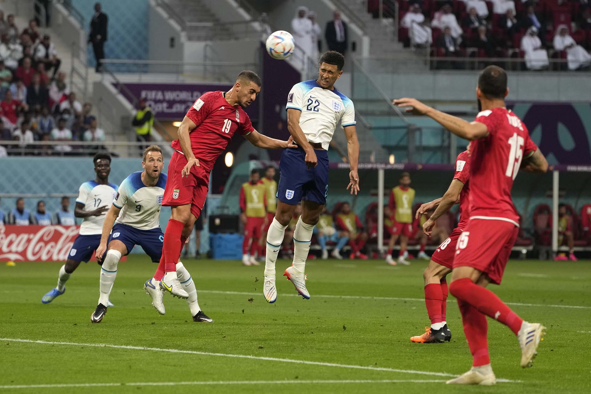 El inglés Jude Bellingham abrió el marcador en la goleada ante Irán en el Khalifa International Stadium, en Doha