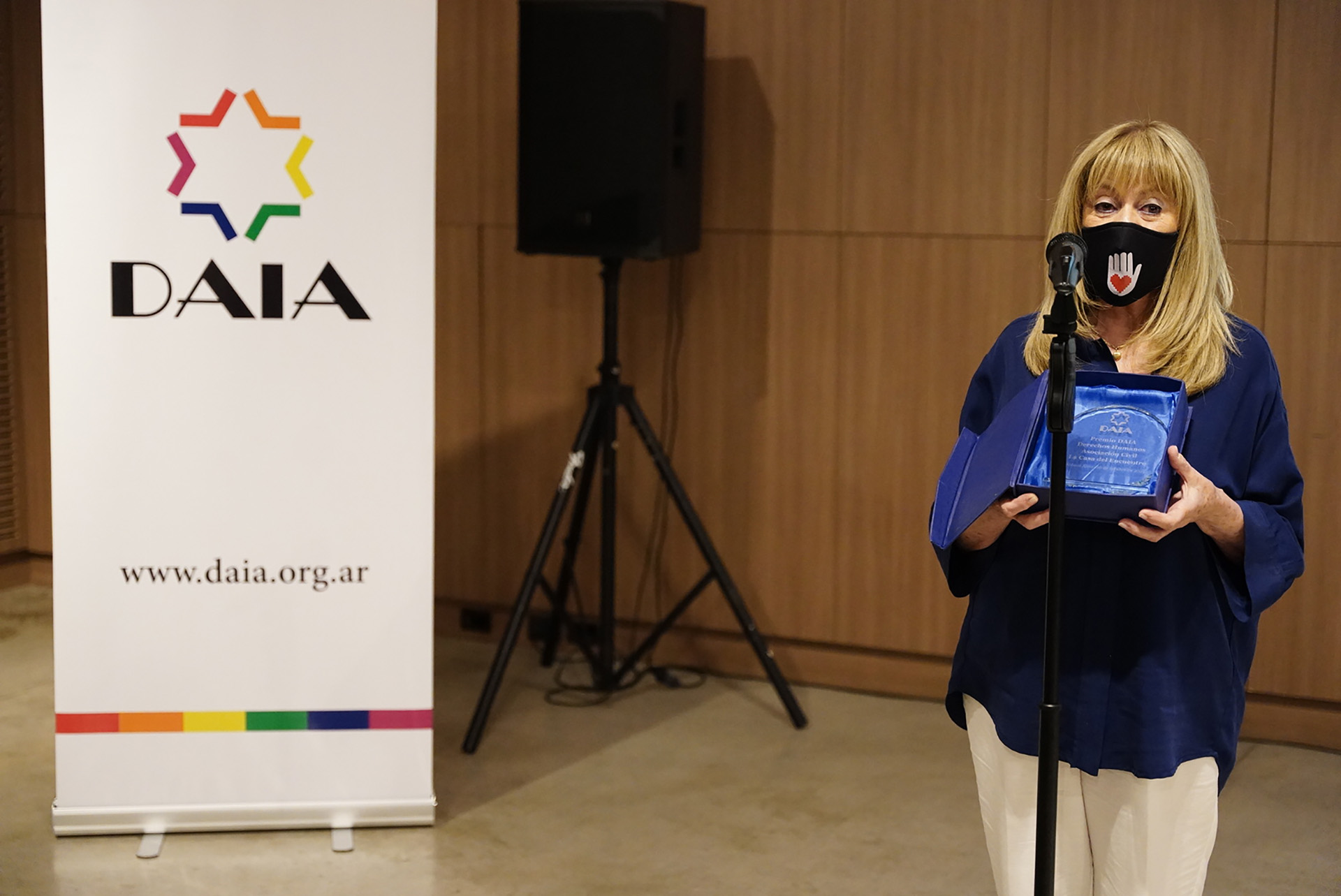 El Premio DAIA a los Derechos Humanos fue para la Asociación Civil "La Casa del Encuentro" y fue recibido por su presidenta, Ada Beatriz Rico