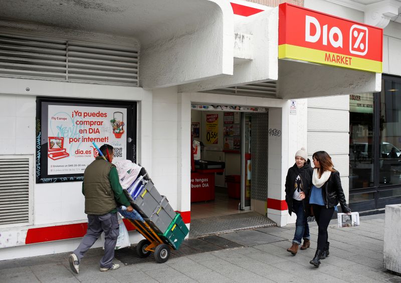 La entrada de un supermercado DIA en Madrid, España. Foto: REUTERS