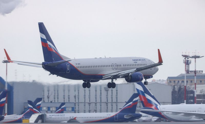 IMAGEN DE ARCHIVO. Un avión de pasajeros de la aerolínea rusa Aeroflot aterriza en el Aeropuerto Internacional de Moscú-Sheremétievo (REUTERS/Marina Lystseva)